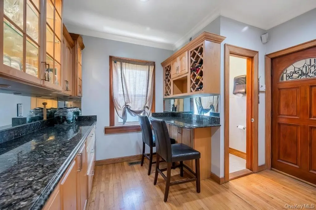 164-26 Grand Central Parkway, New York, NY, 3 Bedrooms Bedrooms, 7 Rooms Rooms,2 BathroomsBathrooms,Residential,For Rent,Grand Central,0,1058889 164-26 Grand Central Parkway, New York, NY, 3 Bedrooms Bedrooms, 7 Rooms Rooms,2 BathroomsBathrooms,Residential,For Rent,Grand Central,0,1058889