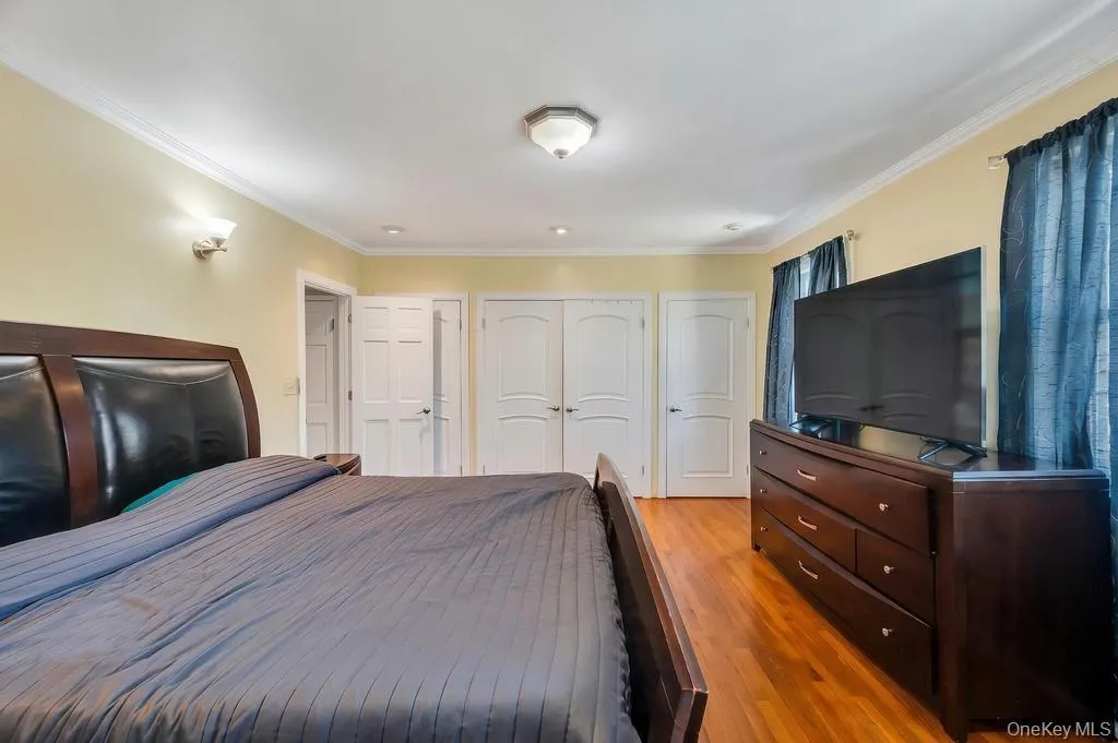 164-26 Grand Central Parkway, New York, NY, 3 Bedrooms Bedrooms, 7 Rooms Rooms,2 BathroomsBathrooms,Residential,For Rent,Grand Central,0,1058889 164-26 Grand Central Parkway, New York, NY, 3 Bedrooms Bedrooms, 7 Rooms Rooms,2 BathroomsBathrooms,Residential,For Rent,Grand Central,0,1058889