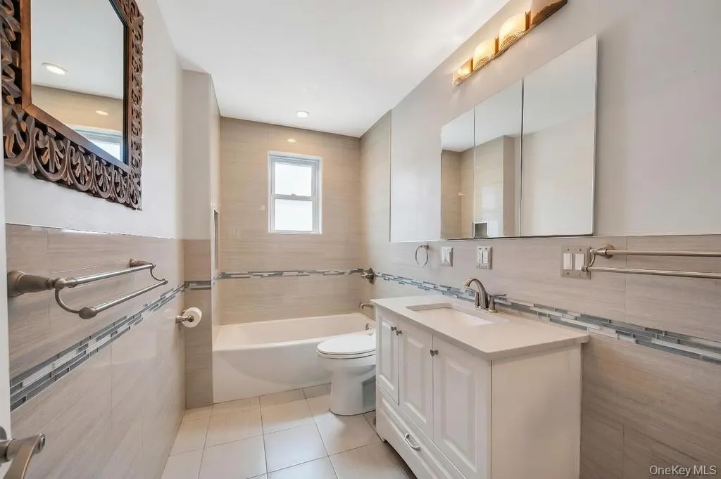 164-26 Grand Central Parkway, New York, NY, 3 Bedrooms Bedrooms, 7 Rooms Rooms,2 BathroomsBathrooms,Residential,For Rent,Grand Central,0,1058889 164-26 Grand Central Parkway, New York, NY, 3 Bedrooms Bedrooms, 7 Rooms Rooms,2 BathroomsBathrooms,Residential,For Rent,Grand Central,0,1058889
