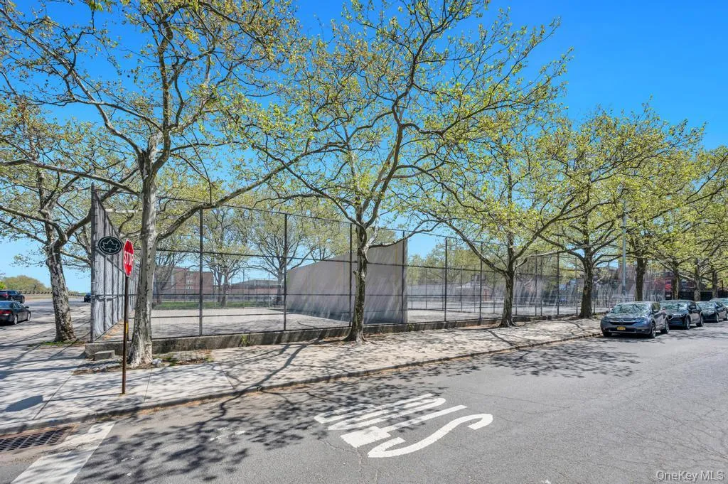 164-26 Grand Central Parkway, New York, NY, 3 Bedrooms Bedrooms, 7 Rooms Rooms,2 BathroomsBathrooms,Residential,For Rent,Grand Central,0,1058889 164-26 Grand Central Parkway, New York, NY, 3 Bedrooms Bedrooms, 7 Rooms Rooms,2 BathroomsBathrooms,Residential,For Rent,Grand Central,0,1058889