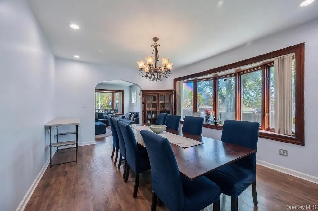 164-26 Grand Central Parkway, New York, NY, 3 Bedrooms Bedrooms, 7 Rooms Rooms,2 BathroomsBathrooms,Residential,For Rent,Grand Central,0,1058889 164-26 Grand Central Parkway, New York, NY, 3 Bedrooms Bedrooms, 7 Rooms Rooms,2 BathroomsBathrooms,Residential,For Rent,Grand Central,0,1058889