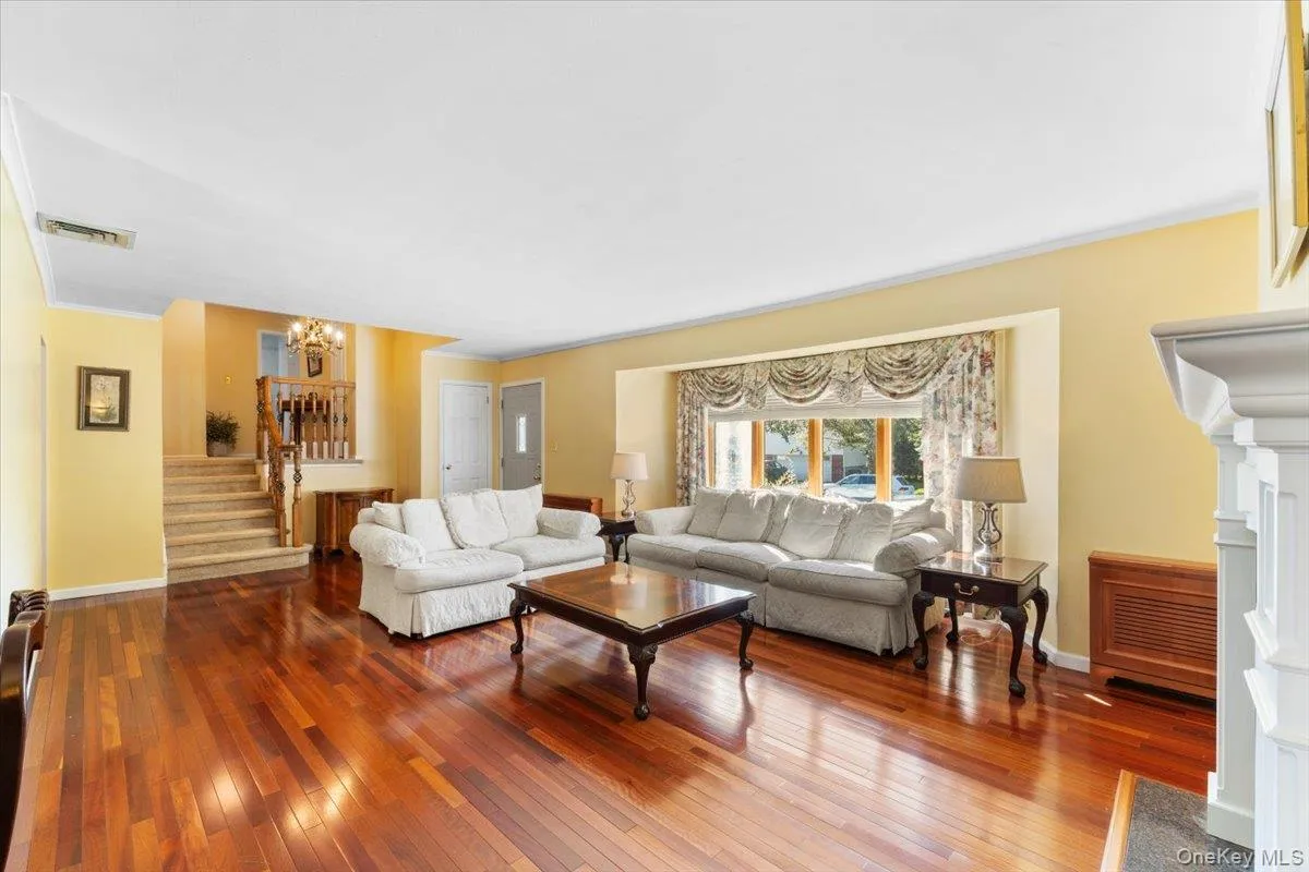 84 Melanie Lane, Oyster Bay, NY, 3 Bedrooms Bedrooms, 9 Rooms Rooms,3 BathroomsBathrooms,Residential,For Rent,Melanie,0,1058901 84 Melanie Lane, Oyster Bay, NY, 3 Bedrooms Bedrooms, 9 Rooms Rooms,3 BathroomsBathrooms,Residential,For Rent,Melanie,0,1058901