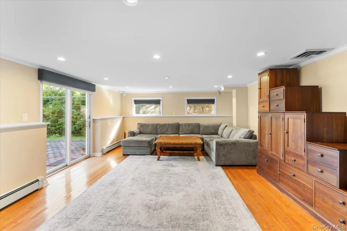 84 Melanie Lane, Oyster Bay, NY, 3 Bedrooms Bedrooms, 9 Rooms Rooms,3 BathroomsBathrooms,Residential,For Rent,Melanie,0,1058901 84 Melanie Lane, Oyster Bay, NY, 3 Bedrooms Bedrooms, 9 Rooms Rooms,3 BathroomsBathrooms,Residential,For Rent,Melanie,0,1058901