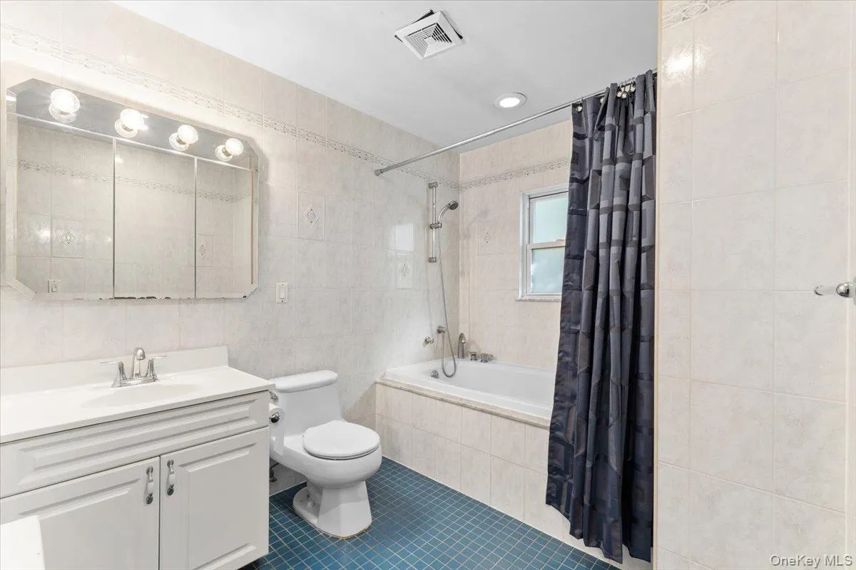 84 Melanie Lane, Oyster Bay, NY, 3 Bedrooms Bedrooms, 9 Rooms Rooms,3 BathroomsBathrooms,Residential,For Rent,Melanie,0,1058901 84 Melanie Lane, Oyster Bay, NY, 3 Bedrooms Bedrooms, 9 Rooms Rooms,3 BathroomsBathrooms,Residential,For Rent,Melanie,0,1058901