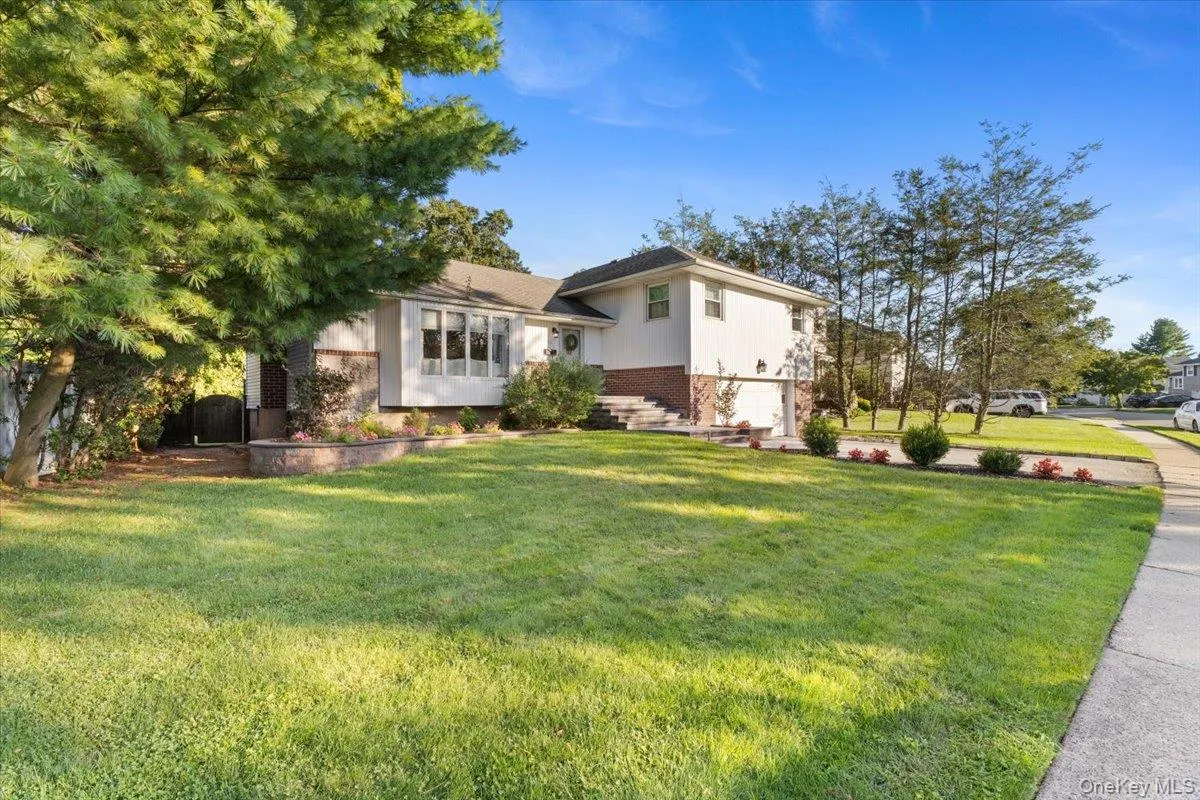 84 Melanie Lane, Oyster Bay, NY, 3 Bedrooms Bedrooms, 9 Rooms Rooms,3 BathroomsBathrooms,Residential,For Rent,Melanie,0,1058901 84 Melanie Lane, Oyster Bay, NY, 3 Bedrooms Bedrooms, 9 Rooms Rooms,3 BathroomsBathrooms,Residential,For Rent,Melanie,0,1058901