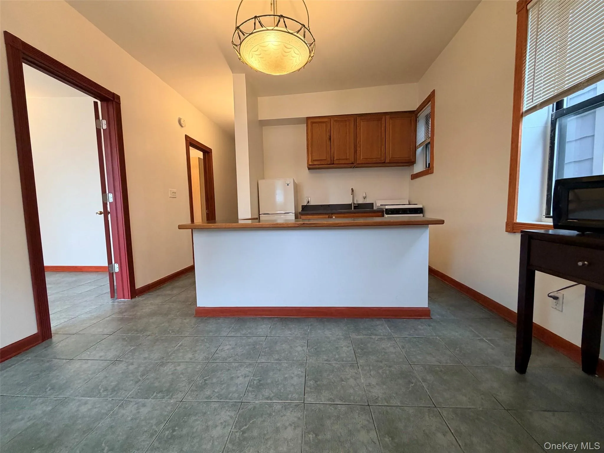 90 Main Street, Hempstead, NY, 1 Bedroom Bedrooms, 4 Room Rooms,1 BathroomBathrooms,Residential Lease,For Rent,Main,0,1058905 90 Main Street, Hempstead, NY, 1 Bedroom Bedrooms, 4 Room Rooms,1 BathroomBathrooms,Residential Lease,For Rent,Main,0,1058905