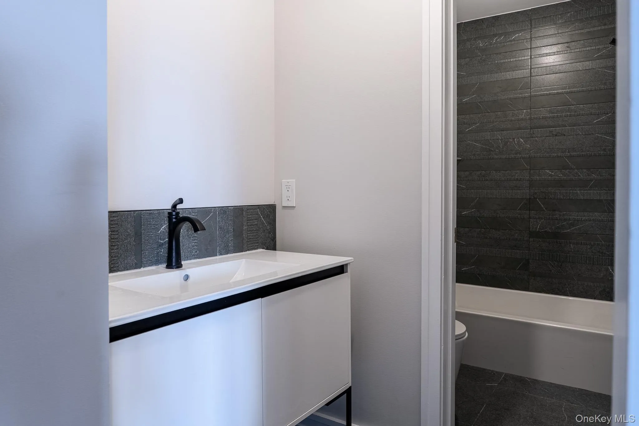 18 Twin Avenue, Ramapo, NY, 4 Bedrooms Bedrooms, 8 Rooms Rooms,2 BathroomsBathrooms,Residential,For Rent,Twin,0,1058908 18 Twin Avenue, Ramapo, NY, 4 Bedrooms Bedrooms, 8 Rooms Rooms,2 BathroomsBathrooms,Residential,For Rent,Twin,0,1058908