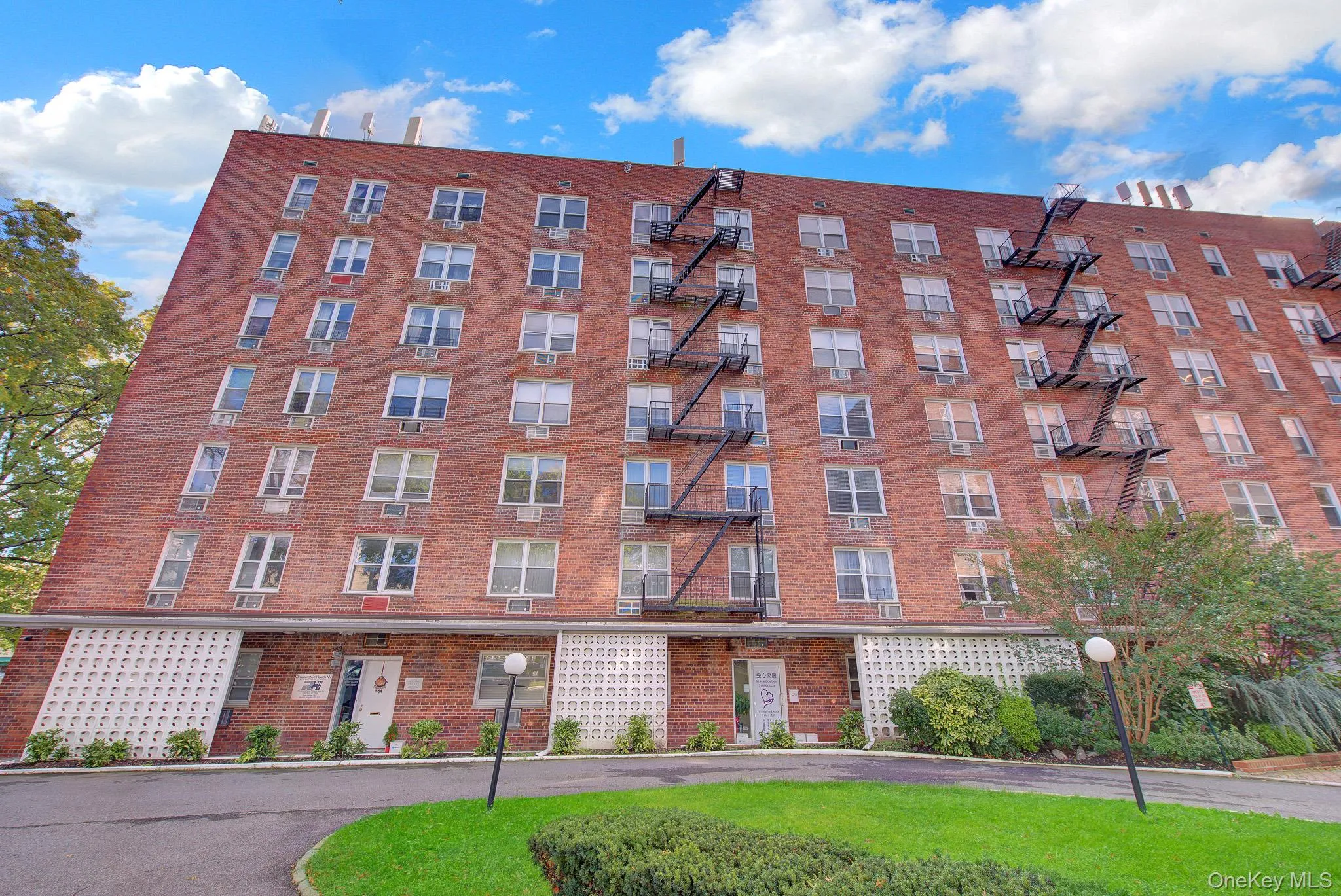 54-40 Little Neck Parkway, New York, NY, 1 Bedroom Bedrooms, 3 Rooms Rooms,1 BathroomBathrooms,Residential,For Rent,Little Neck,0,1058910 54-40 Little Neck Parkway, New York, NY, 1 Bedroom Bedrooms, 3 Rooms Rooms,1 BathroomBathrooms,Residential,For Rent,Little Neck,0,1058910