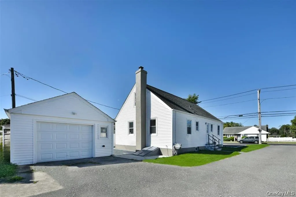 461 Pinebrook Avenue, Hempstead, NY, 3 Bedrooms Bedrooms, 8 Rooms Rooms,2 BathroomsBathrooms,Residential,For Rent,Pinebrook,0,1058912 461 Pinebrook Avenue, Hempstead, NY, 3 Bedrooms Bedrooms, 8 Rooms Rooms,2 BathroomsBathrooms,Residential,For Rent,Pinebrook,0,1058912