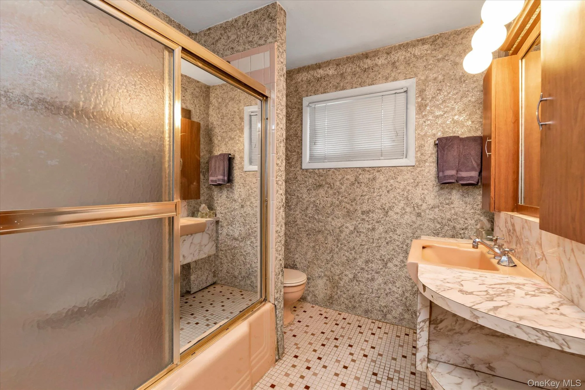 Full Bathroom Full Bathroom