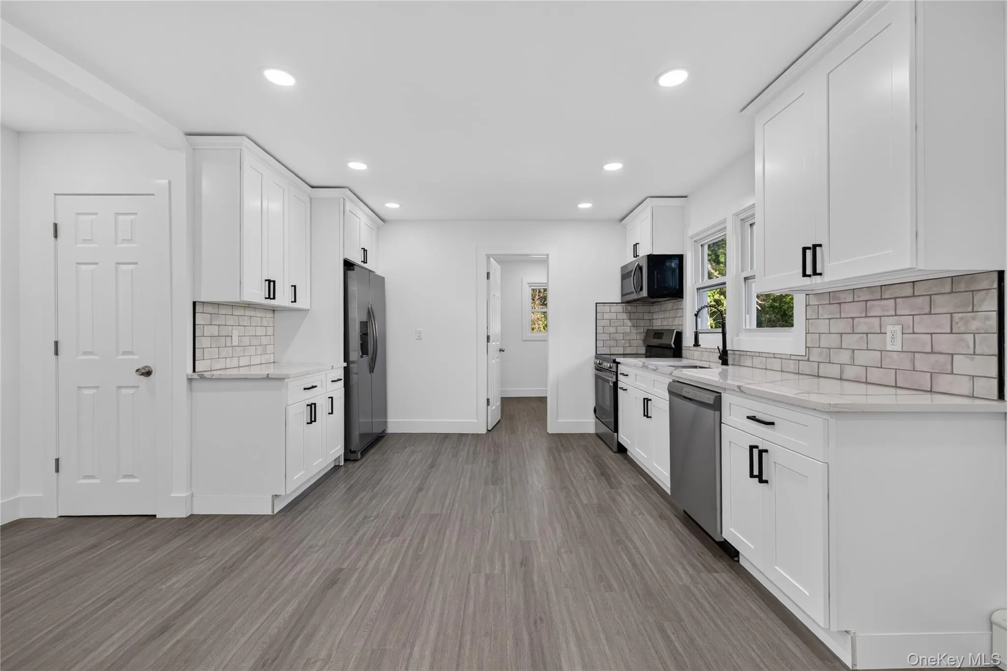 36 Hounslow Road, Brookhaven, NY, 8 Bedrooms Bedrooms, 17 Rooms Rooms,3 BathroomsBathrooms,Residential,For Rent,Hounslow,0,1058950 36 Hounslow Road, Brookhaven, NY, 8 Bedrooms Bedrooms, 17 Rooms Rooms,3 BathroomsBathrooms,Residential,For Rent,Hounslow,0,1058950