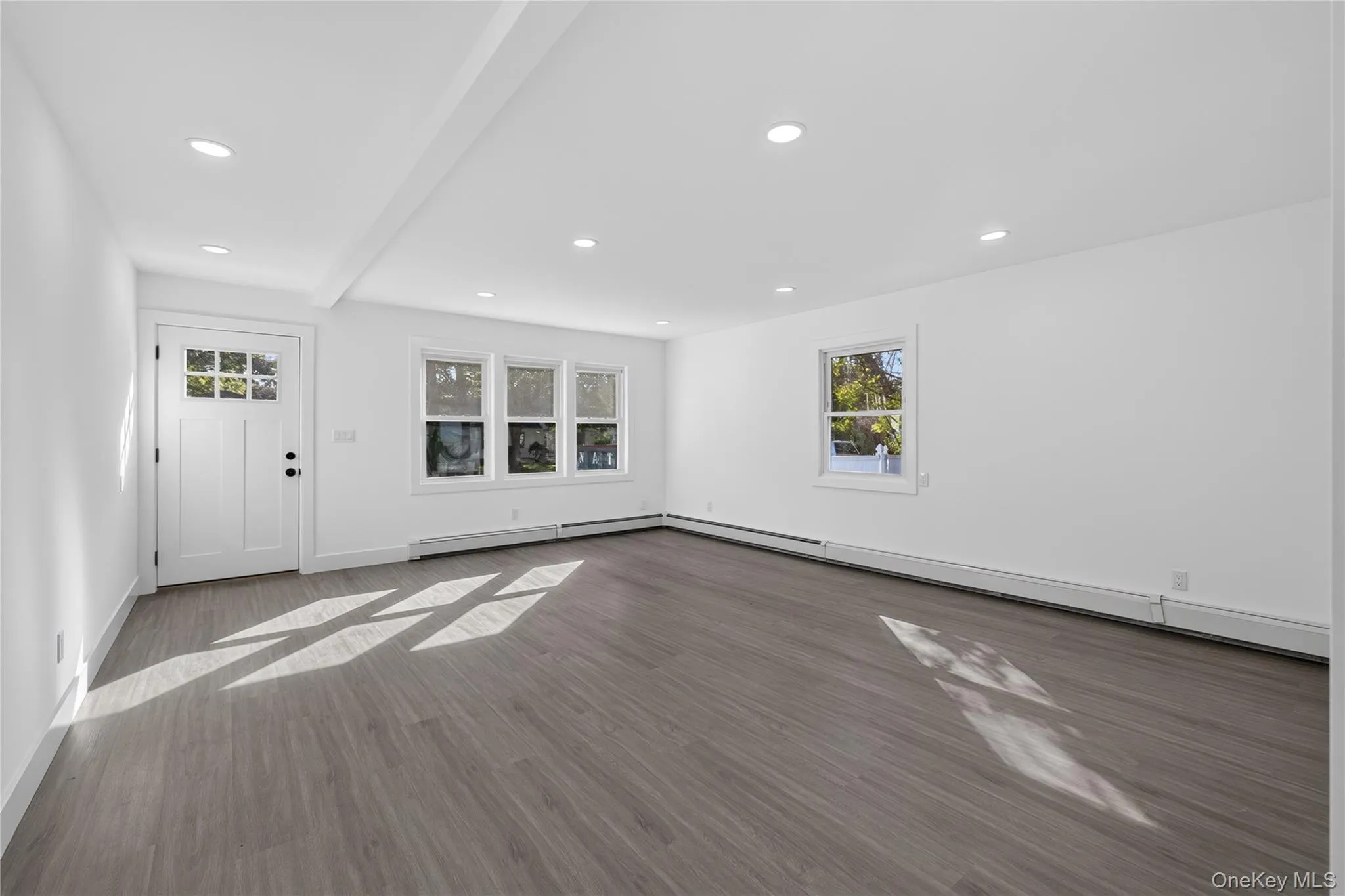 36 Hounslow Road, Brookhaven, NY, 8 Bedrooms Bedrooms, 17 Rooms Rooms,3 BathroomsBathrooms,Residential,For Rent,Hounslow,0,1058950 36 Hounslow Road, Brookhaven, NY, 8 Bedrooms Bedrooms, 17 Rooms Rooms,3 BathroomsBathrooms,Residential,For Rent,Hounslow,0,1058950