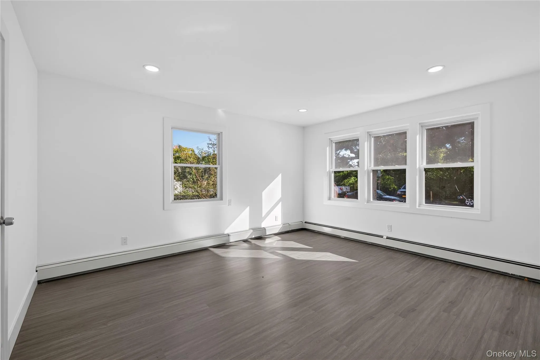 36 Hounslow Road, Brookhaven, NY, 8 Bedrooms Bedrooms, 17 Rooms Rooms,3 BathroomsBathrooms,Residential,For Rent,Hounslow,0,1058950 36 Hounslow Road, Brookhaven, NY, 8 Bedrooms Bedrooms, 17 Rooms Rooms,3 BathroomsBathrooms,Residential,For Rent,Hounslow,0,1058950