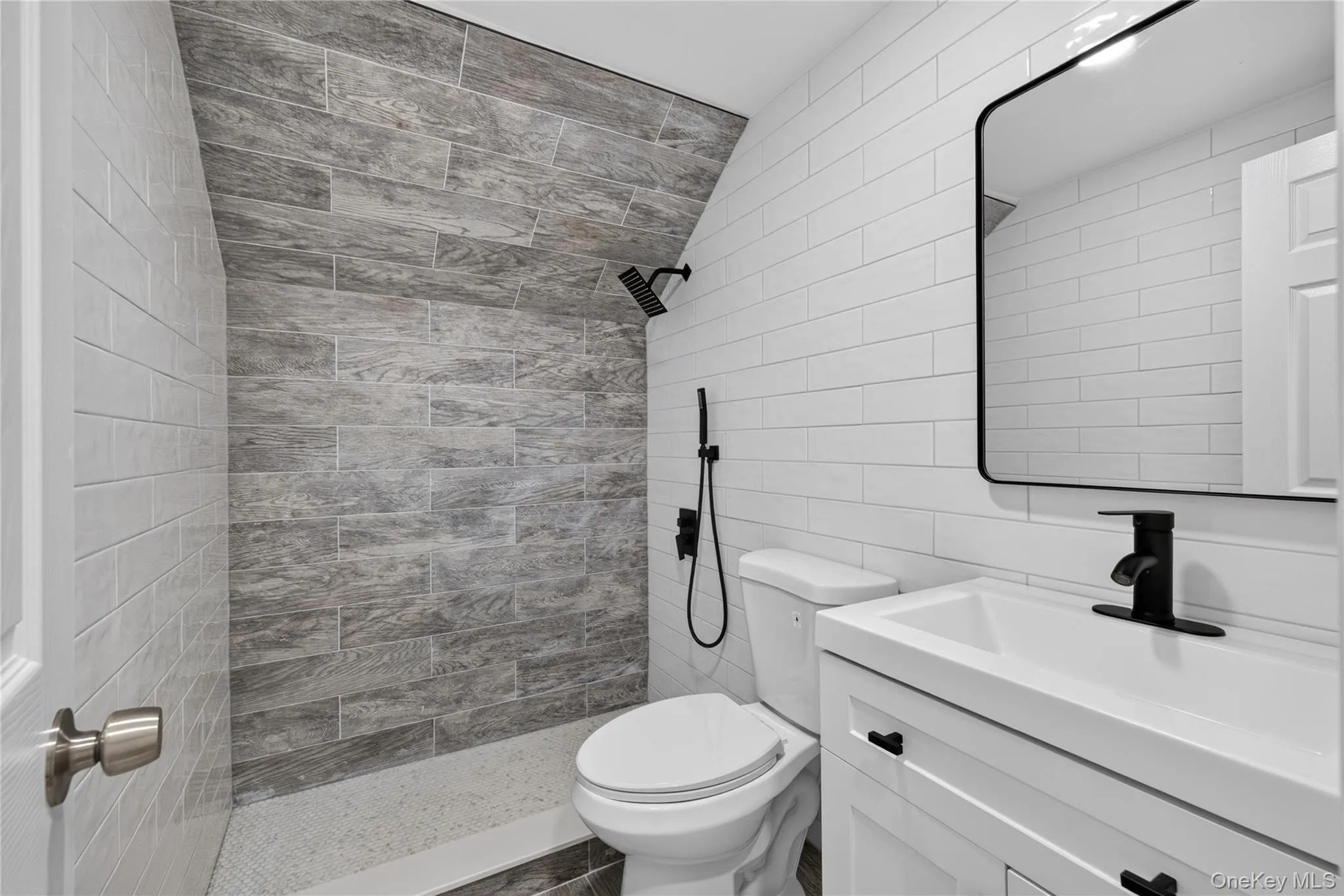 36 Hounslow Road, Brookhaven, NY, 8 Bedrooms Bedrooms, 17 Rooms Rooms,3 BathroomsBathrooms,Residential,For Rent,Hounslow,0,1058950 36 Hounslow Road, Brookhaven, NY, 8 Bedrooms Bedrooms, 17 Rooms Rooms,3 BathroomsBathrooms,Residential,For Rent,Hounslow,0,1058950