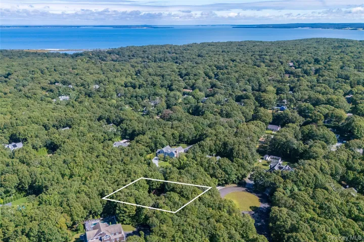30 Squires Boulevard, Southampton, New York 11946