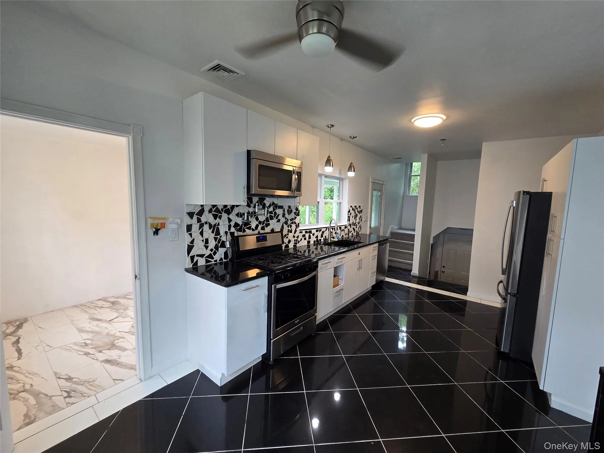 300 Lakeside Road, Newburgh (town), NY, 5 Bedrooms Bedrooms, 11 Rooms Rooms,3 BathroomsBathrooms,Residential,For Rent,Lakeside,0,1058955 300 Lakeside Road, Newburgh (town), NY, 5 Bedrooms Bedrooms, 11 Rooms Rooms,3 BathroomsBathrooms,Residential,For Rent,Lakeside,0,1058955