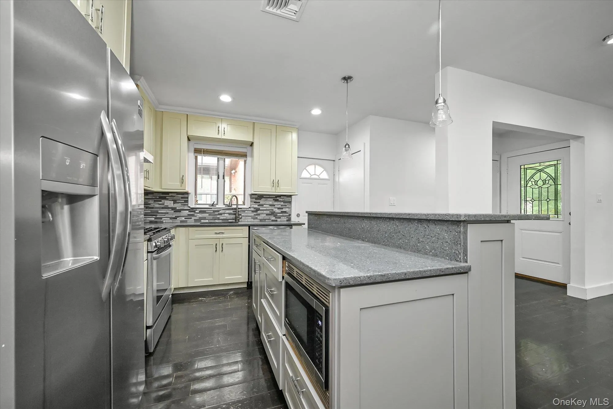 20911 85th Avenue, New York, NY, 4 Bedroom Bedrooms, 12 Room Rooms,2 BathroomBathrooms,Residential Lease,For Rent,85th,0,1058977 20911 85th Avenue, New York, NY, 4 Bedroom Bedrooms, 12 Room Rooms,2 BathroomBathrooms,Residential Lease,For Rent,85th,0,1058977