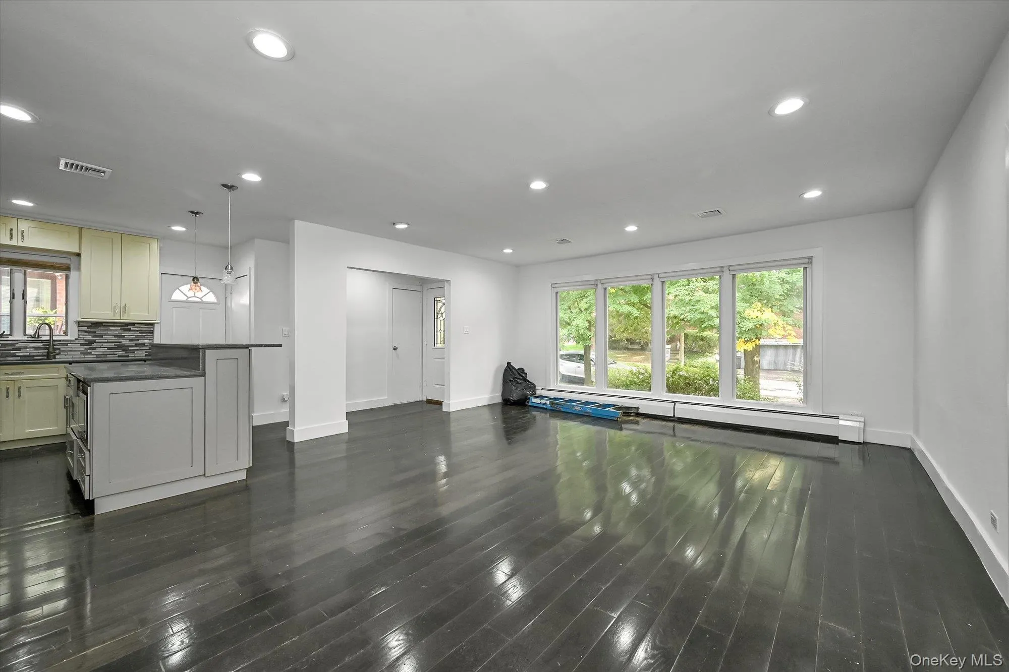 20911 85th Avenue, New York, NY, 4 Bedroom Bedrooms, 12 Room Rooms,2 BathroomBathrooms,Residential Lease,For Rent,85th,0,1058977 20911 85th Avenue, New York, NY, 4 Bedroom Bedrooms, 12 Room Rooms,2 BathroomBathrooms,Residential Lease,For Rent,85th,0,1058977