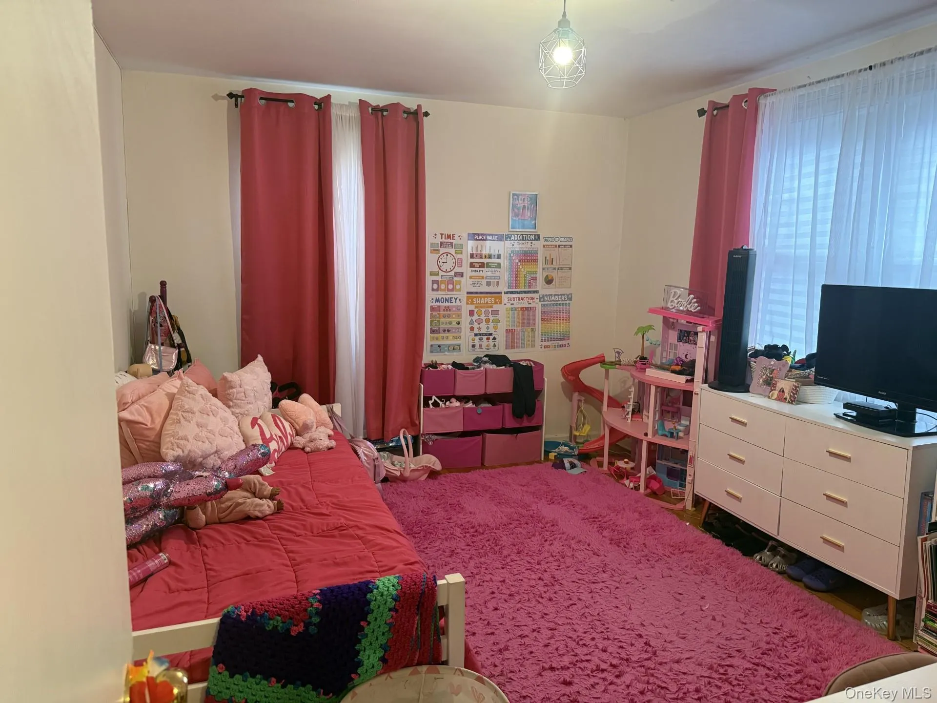 Bonus room - lives like a 2 bedroom, or can be converted back to dining area Bonus room - lives like a 2 bedroom, or can be converted back to dining area
