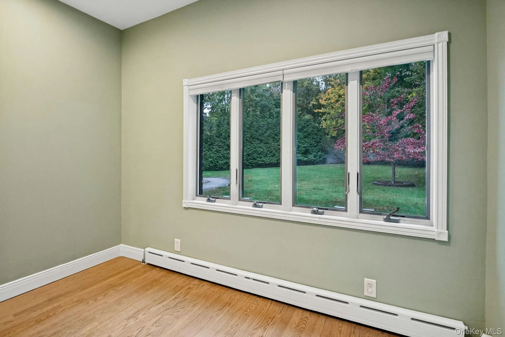 Great office or 4th bedroom. Great office or 4th bedroom.