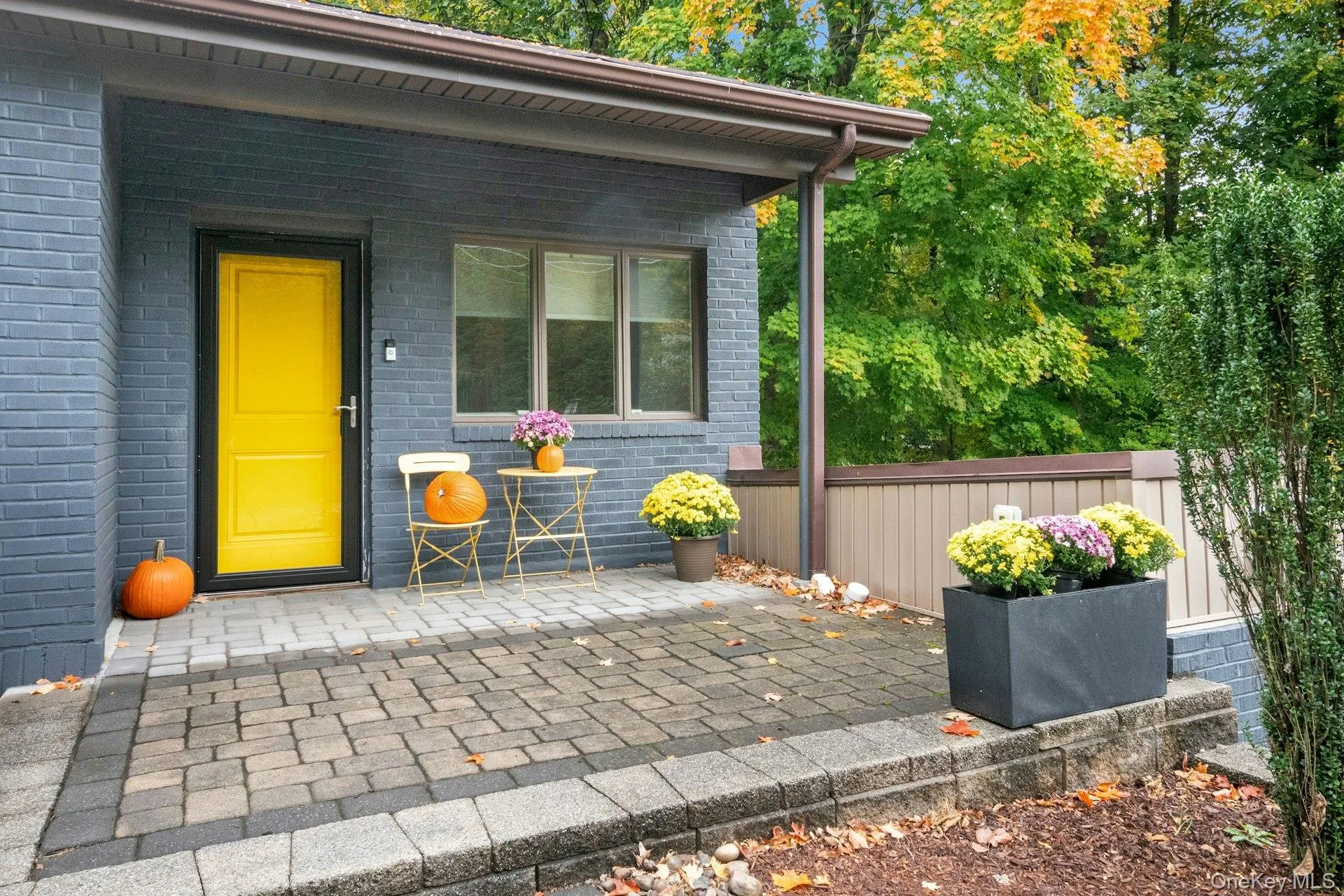Porch for morning coffee. Porch for morning coffee.