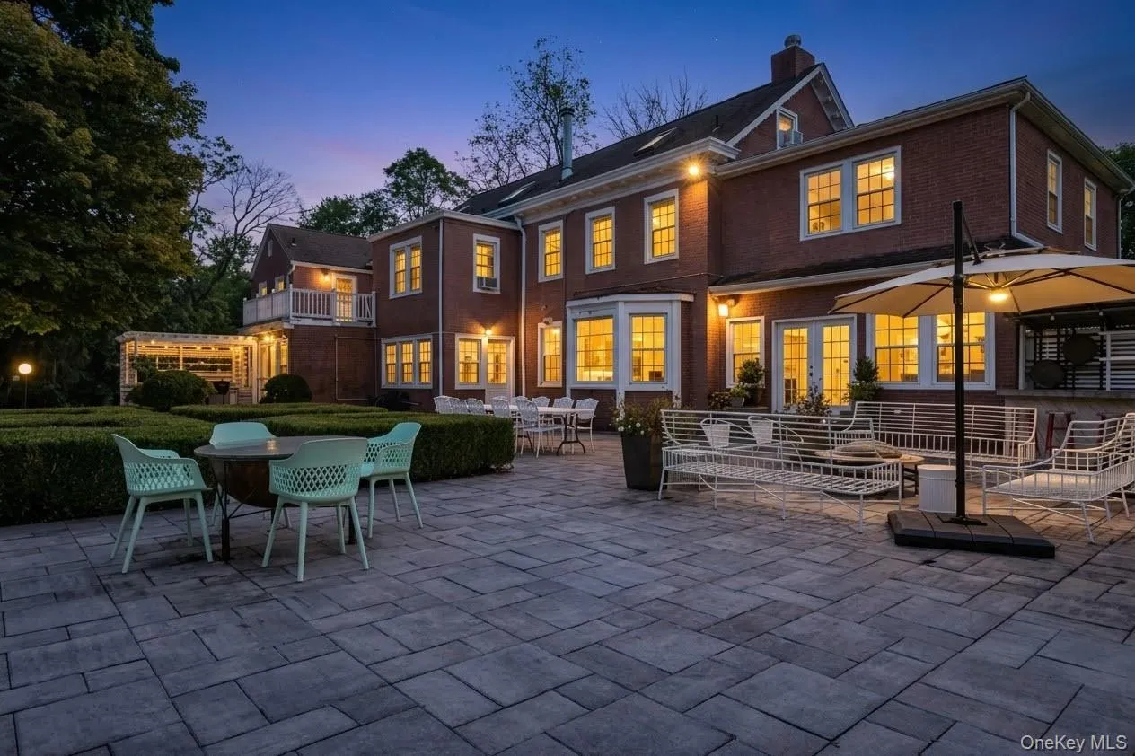 47 Red Ground Road, North Hempstead, NY, 6 Bedrooms Bedrooms, 29 Rooms Rooms,7 BathroomsBathrooms,Residential,For Rent,Red Ground,0,1058999 47 Red Ground Road, North Hempstead, NY, 6 Bedrooms Bedrooms, 29 Rooms Rooms,7 BathroomsBathrooms,Residential,For Rent,Red Ground,0,1058999