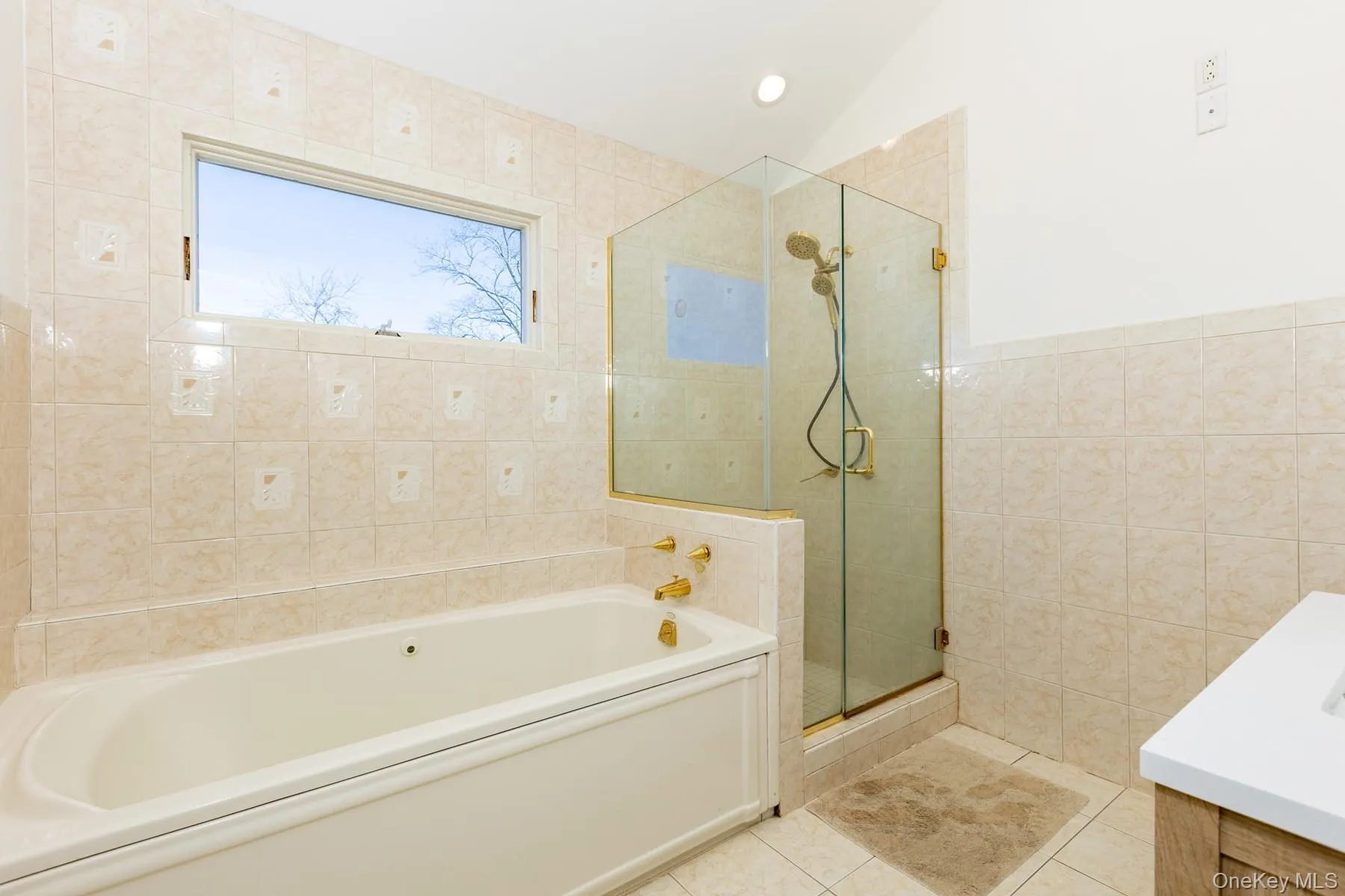 56 Riverdale Avenue, Oyster Bay, NY, 3 Bedroom Bedrooms, 6 Room Rooms,2 BathroomBathrooms,Residential Lease,For Rent,Riverdale,0,1059004 56 Riverdale Avenue, Oyster Bay, NY, 3 Bedroom Bedrooms, 6 Room Rooms,2 BathroomBathrooms,Residential Lease,For Rent,Riverdale,0,1059004