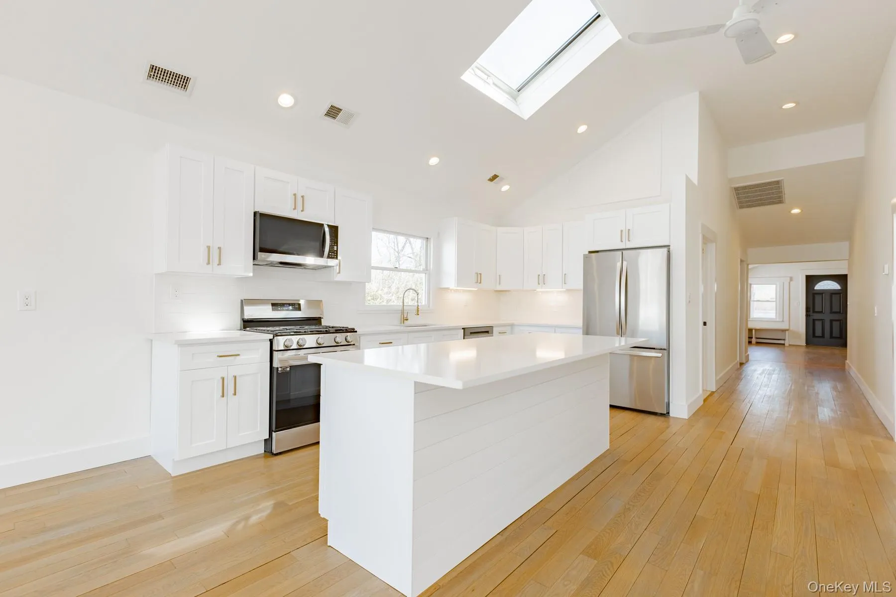 56 Riverdale Avenue, Oyster Bay, NY, 3 Bedroom Bedrooms, 6 Room Rooms,2 BathroomBathrooms,Residential Lease,For Rent,Riverdale,0,1059004 56 Riverdale Avenue, Oyster Bay, NY, 3 Bedroom Bedrooms, 6 Room Rooms,2 BathroomBathrooms,Residential Lease,For Rent,Riverdale,0,1059004