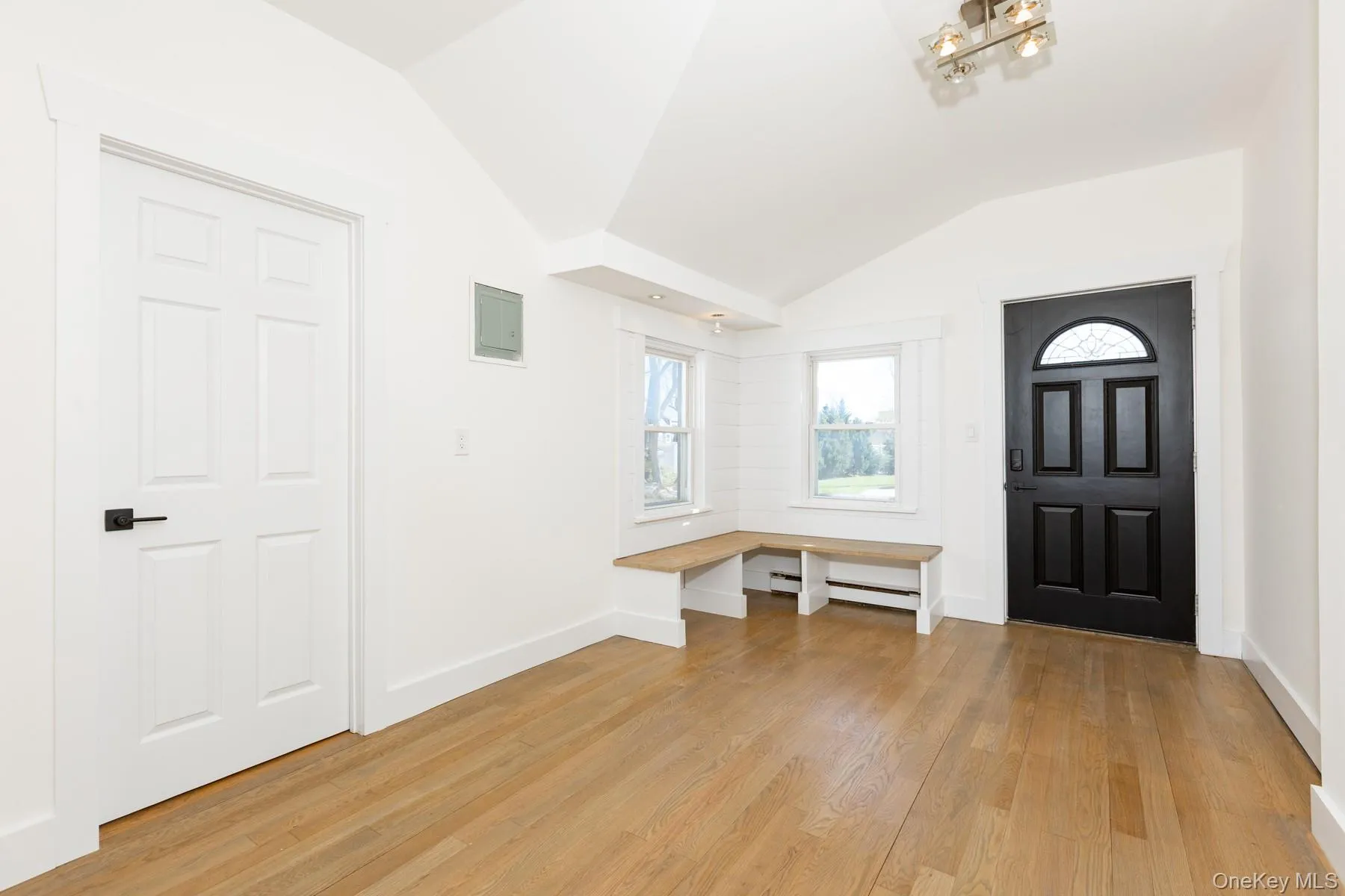 56 Riverdale Avenue, Oyster Bay, NY, 3 Bedroom Bedrooms, 6 Room Rooms,2 BathroomBathrooms,Residential Lease,For Rent,Riverdale,0,1059004 56 Riverdale Avenue, Oyster Bay, NY, 3 Bedroom Bedrooms, 6 Room Rooms,2 BathroomBathrooms,Residential Lease,For Rent,Riverdale,0,1059004