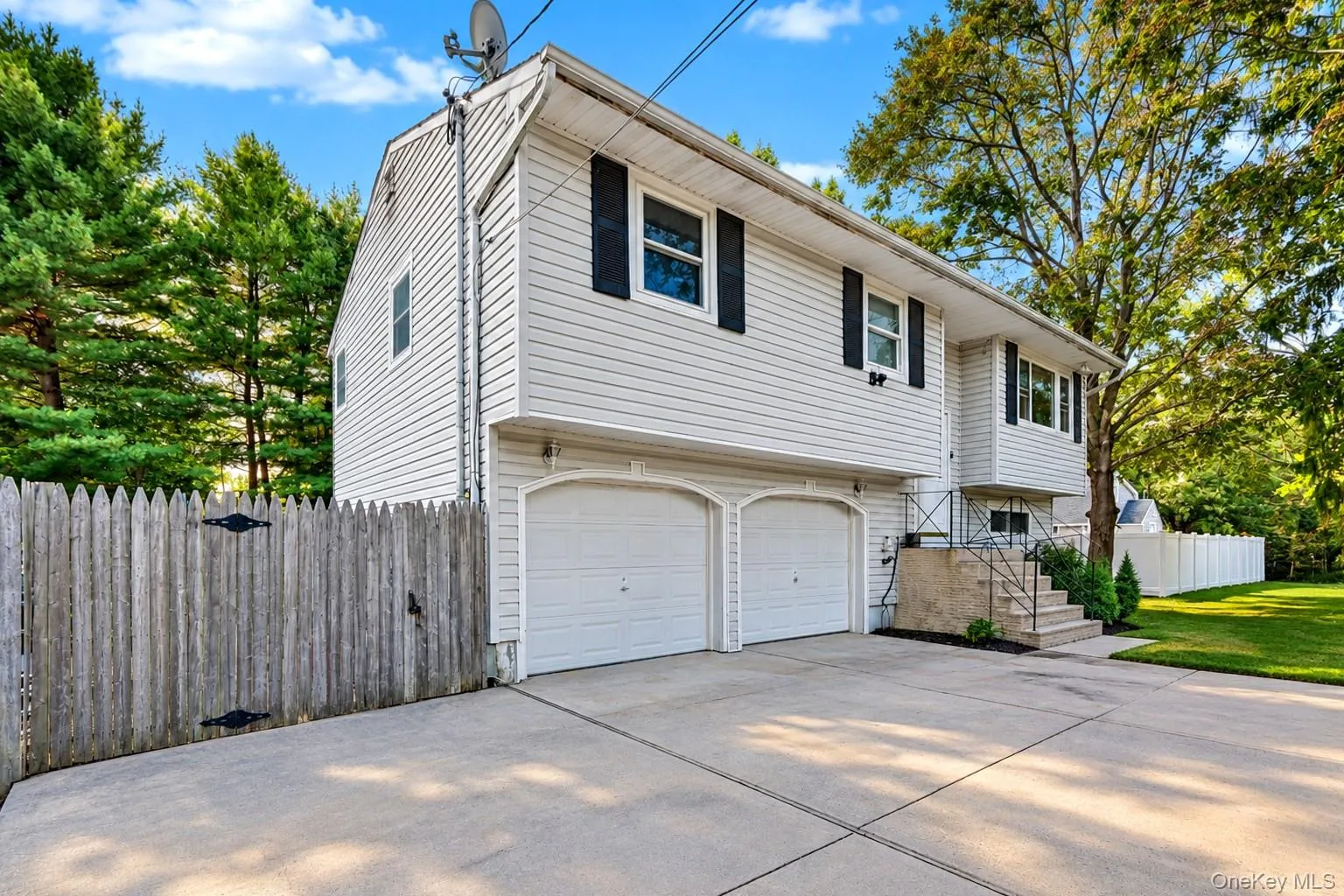 186 Calebs Path, Islip, NY, 4 Bedrooms Bedrooms, 10 Rooms Rooms,2 BathroomsBathrooms,Residential,For Rent,Calebs,0,1059005 186 Calebs Path, Islip, NY, 4 Bedrooms Bedrooms, 10 Rooms Rooms,2 BathroomsBathrooms,Residential,For Rent,Calebs,0,1059005