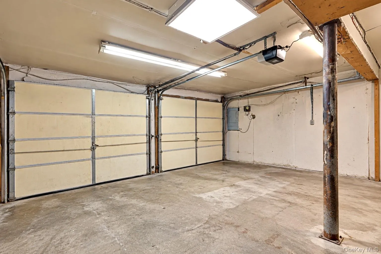 186 Calebs Path, Islip, NY, 4 Bedrooms Bedrooms, 10 Rooms Rooms,2 BathroomsBathrooms,Residential,For Rent,Calebs,0,1059005 186 Calebs Path, Islip, NY, 4 Bedrooms Bedrooms, 10 Rooms Rooms,2 BathroomsBathrooms,Residential,For Rent,Calebs,0,1059005