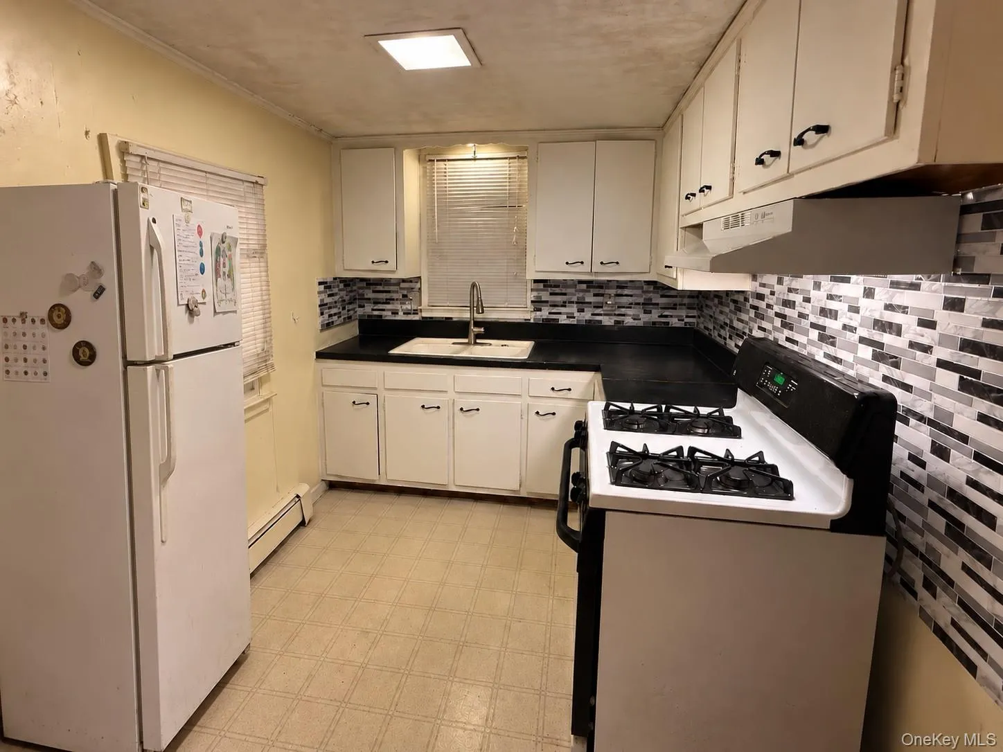 186 Mc Kinley Drive, Brookhaven, NY, 1 Bedroom Bedrooms, 4 Rooms Rooms,1 BathroomBathrooms,Residential,For Rent,Mc Kinley,0,1059007 186 Mc Kinley Drive, Brookhaven, NY, 1 Bedroom Bedrooms, 4 Rooms Rooms,1 BathroomBathrooms,Residential,For Rent,Mc Kinley,0,1059007