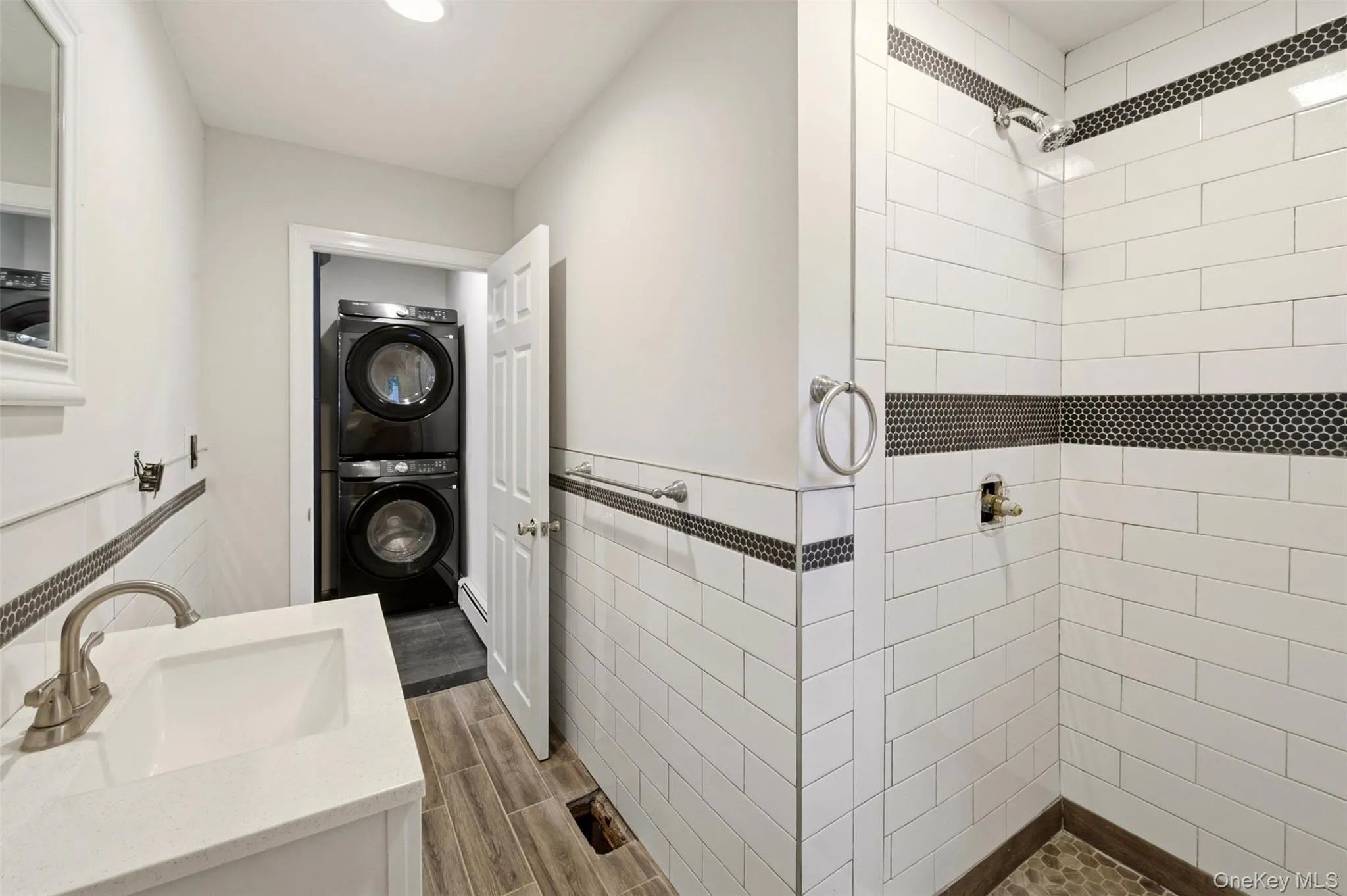 24 Flagpole Lane, Brookhaven, NY, 1 Bedroom Bedrooms, 3 Room Rooms,1 BathroomBathrooms,Residential Lease,For Rent,Flagpole,0,1059021 24 Flagpole Lane, Brookhaven, NY, 1 Bedroom Bedrooms, 3 Room Rooms,1 BathroomBathrooms,Residential Lease,For Rent,Flagpole,0,1059021