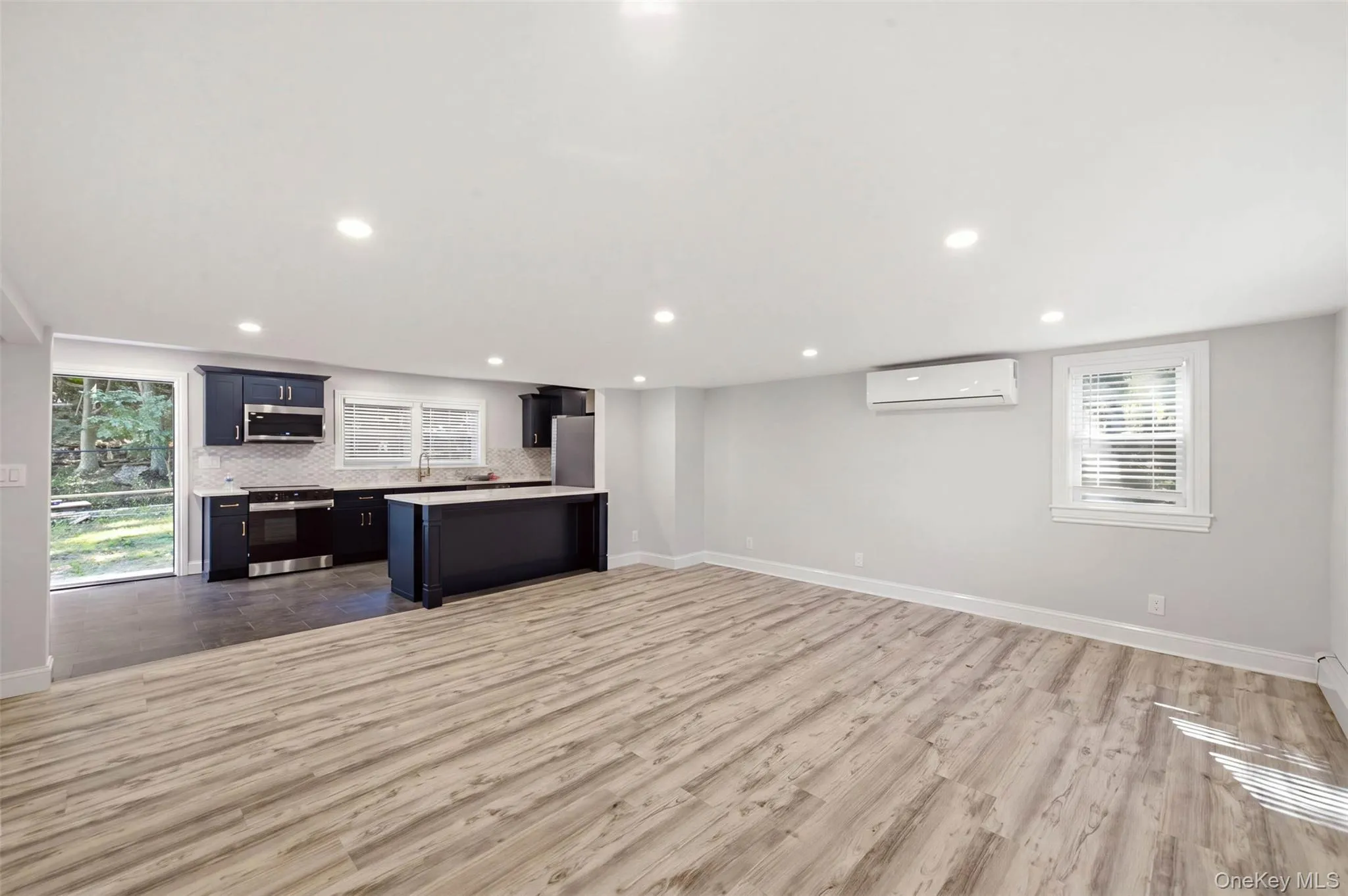 24 Flagpole Lane, Brookhaven, NY, 1 Bedroom Bedrooms, 3 Room Rooms,1 BathroomBathrooms,Residential Lease,For Rent,Flagpole,0,1059021 24 Flagpole Lane, Brookhaven, NY, 1 Bedroom Bedrooms, 3 Room Rooms,1 BathroomBathrooms,Residential Lease,For Rent,Flagpole,0,1059021