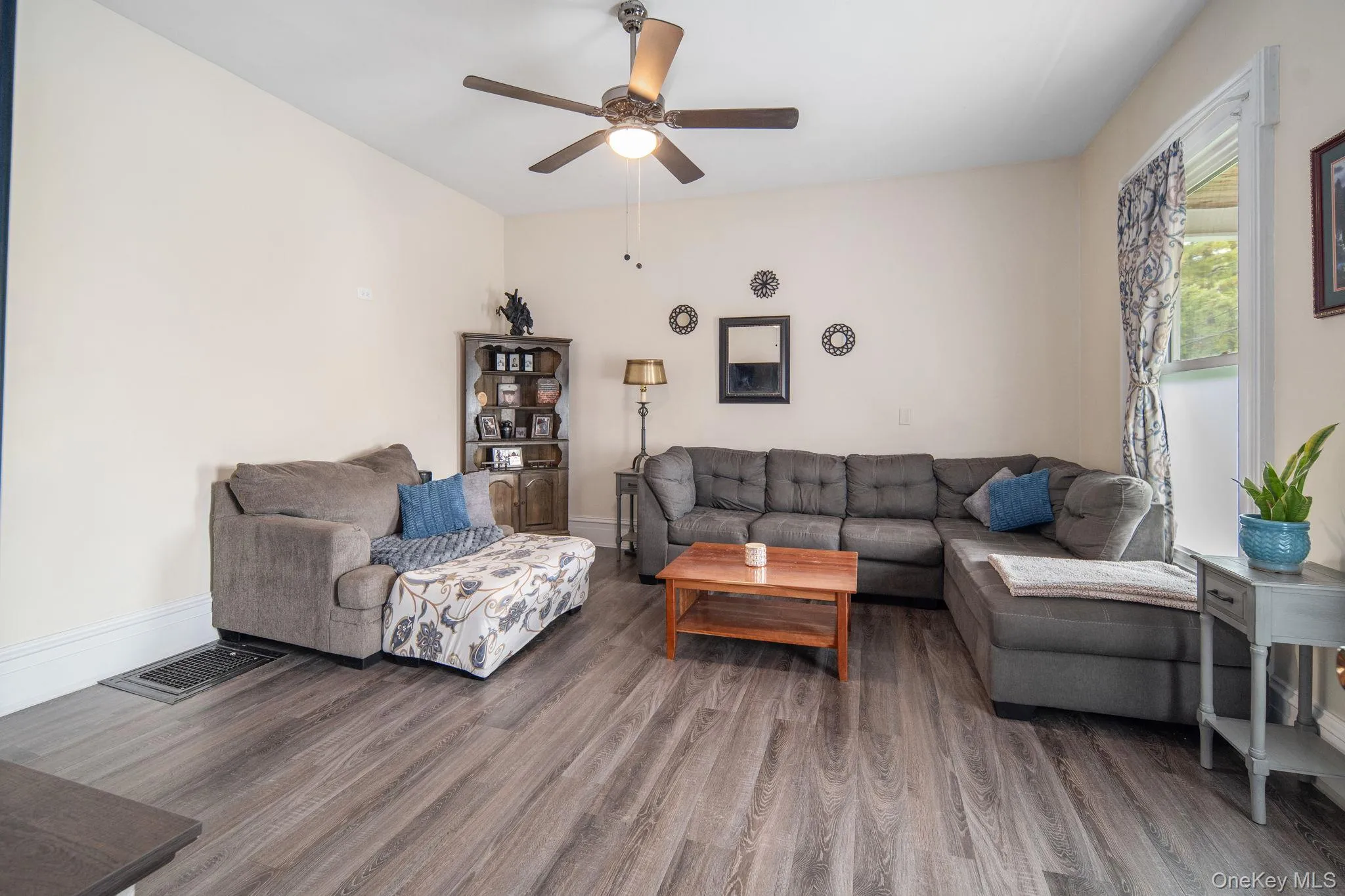 1558 Clauverwie Rd, Out Of Area, NY, 3 Bedrooms Bedrooms, 8 Rooms Rooms,2 BathroomsBathrooms,Residential,For Rent,Clauverwie Rd,0,1059034 1558 Clauverwie Rd, Out Of Area, NY, 3 Bedrooms Bedrooms, 8 Rooms Rooms,2 BathroomsBathrooms,Residential,For Rent,Clauverwie Rd,0,1059034