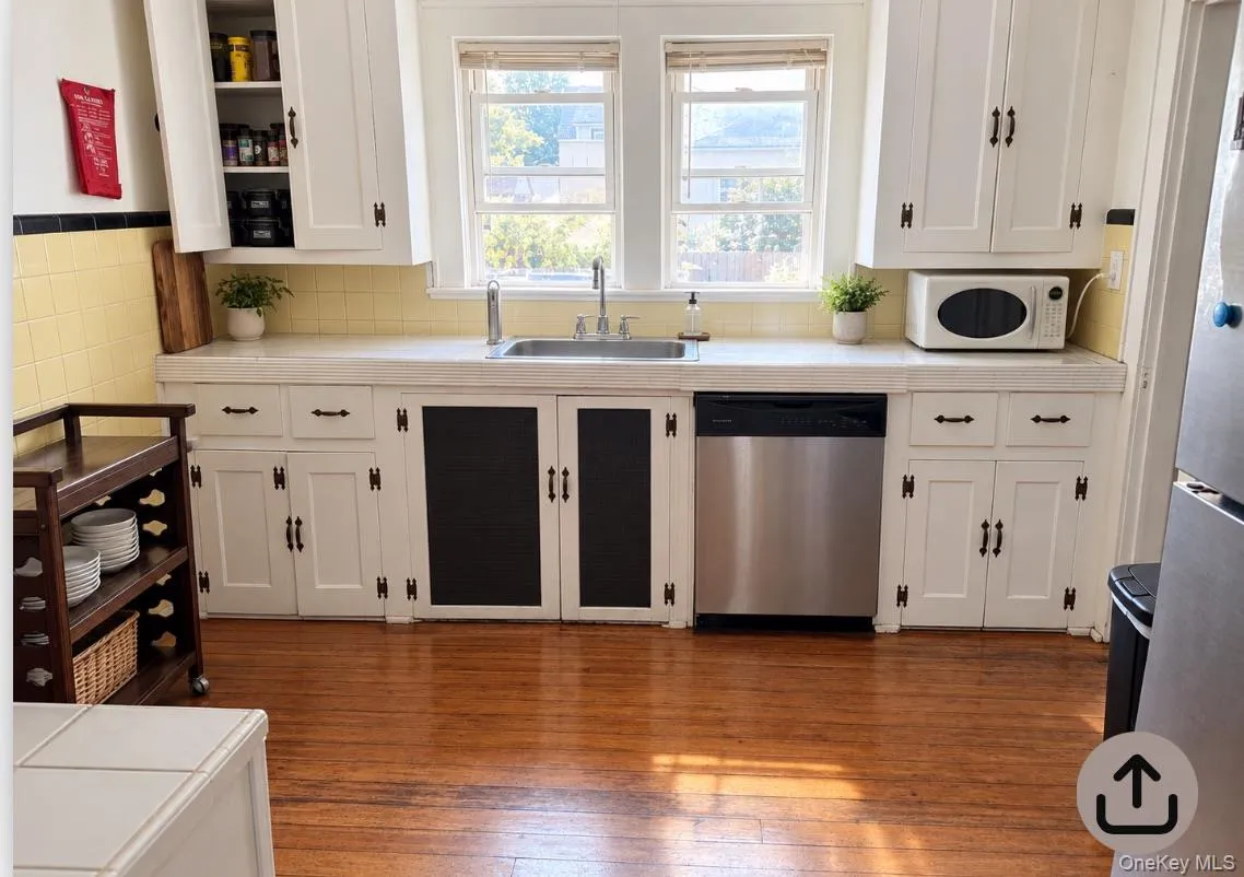 4 Primrose Lane, Hempstead, NY, 4 Bedrooms Bedrooms, 7 Rooms Rooms,2 BathroomsBathrooms,Residential,For Rent,Primrose,0,1059048 4 Primrose Lane, Hempstead, NY, 4 Bedrooms Bedrooms, 7 Rooms Rooms,2 BathroomsBathrooms,Residential,For Rent,Primrose,0,1059048