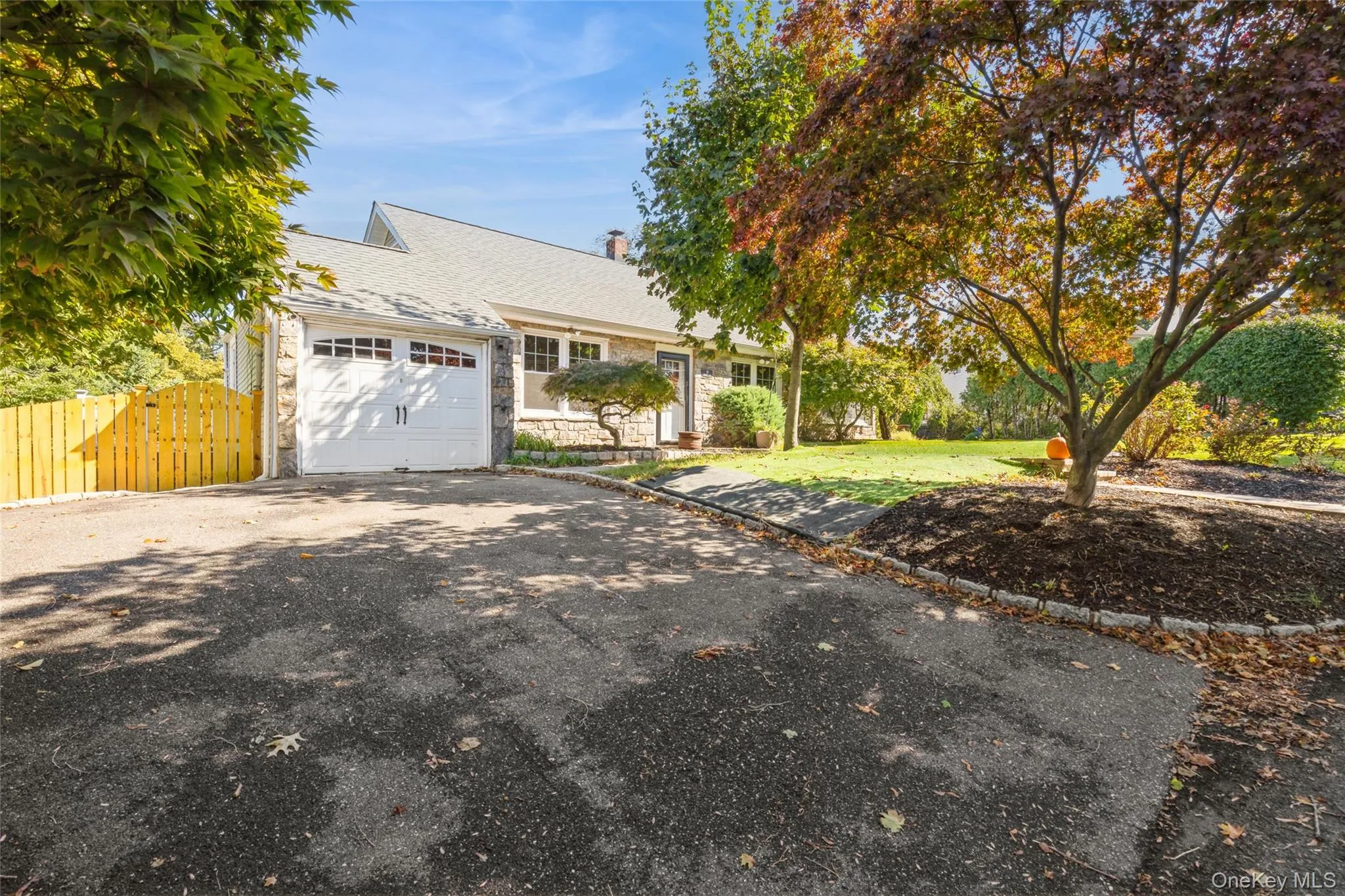 18 Juniper Place, Huntington, NY, 4 Bedrooms Bedrooms, 8 Rooms Rooms,3 BathroomsBathrooms,Residential,For Rent,Juniper,0,1059052 18 Juniper Place, Huntington, NY, 4 Bedrooms Bedrooms, 8 Rooms Rooms,3 BathroomsBathrooms,Residential,For Rent,Juniper,0,1059052