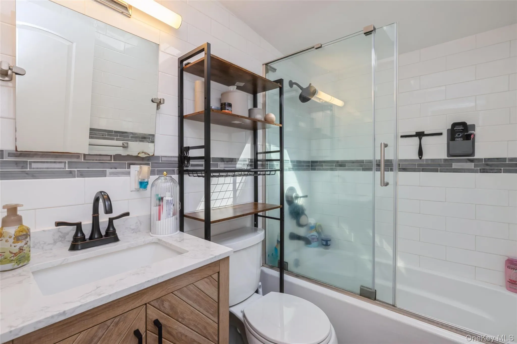 18 Juniper Place, Huntington, NY, 4 Bedrooms Bedrooms, 8 Rooms Rooms,3 BathroomsBathrooms,Residential,For Rent,Juniper,0,1059052 18 Juniper Place, Huntington, NY, 4 Bedrooms Bedrooms, 8 Rooms Rooms,3 BathroomsBathrooms,Residential,For Rent,Juniper,0,1059052