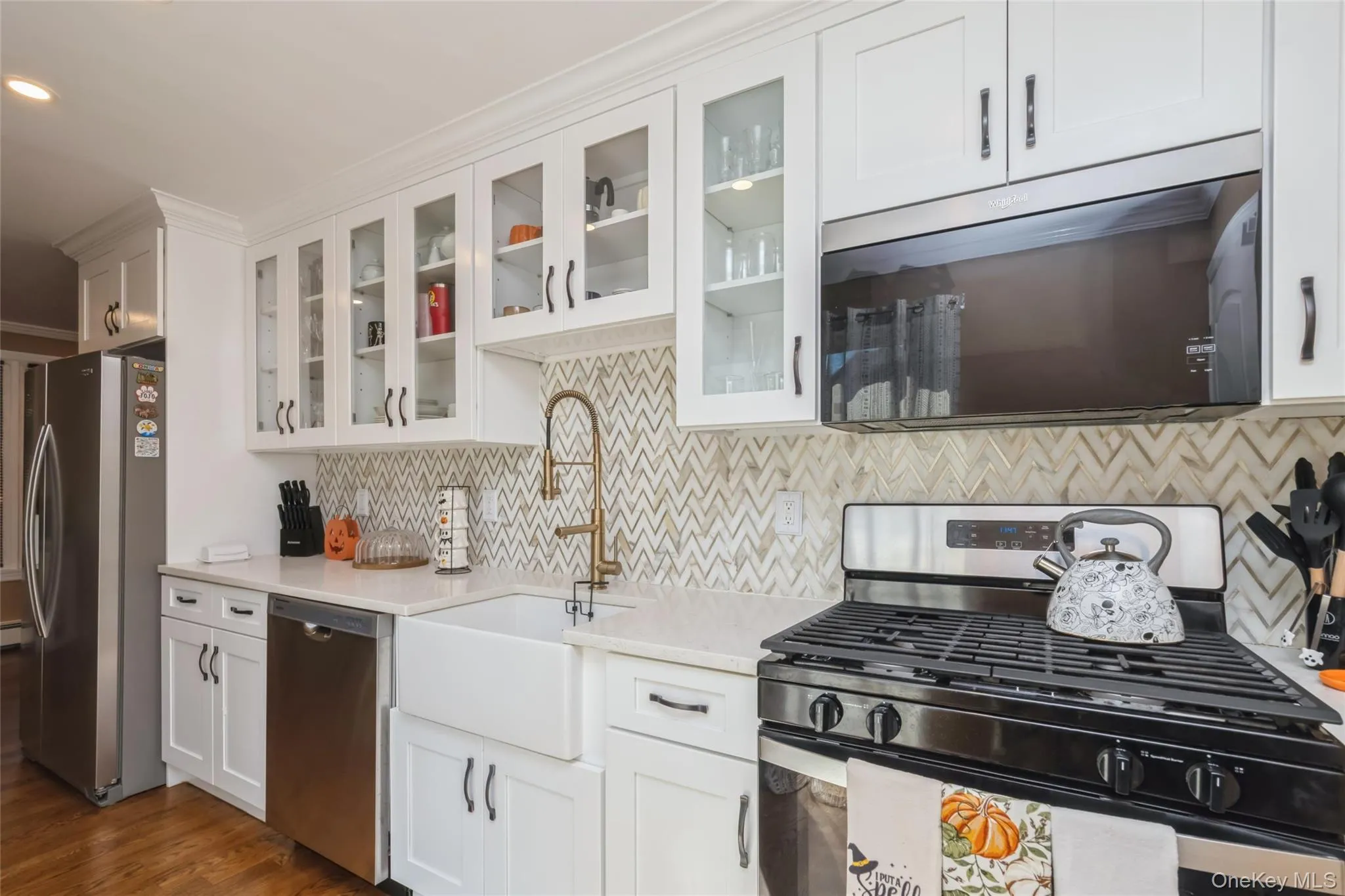18 Juniper Place, Huntington, NY, 4 Bedrooms Bedrooms, 8 Rooms Rooms,3 BathroomsBathrooms,Residential,For Rent,Juniper,0,1059052 18 Juniper Place, Huntington, NY, 4 Bedrooms Bedrooms, 8 Rooms Rooms,3 BathroomsBathrooms,Residential,For Rent,Juniper,0,1059052
