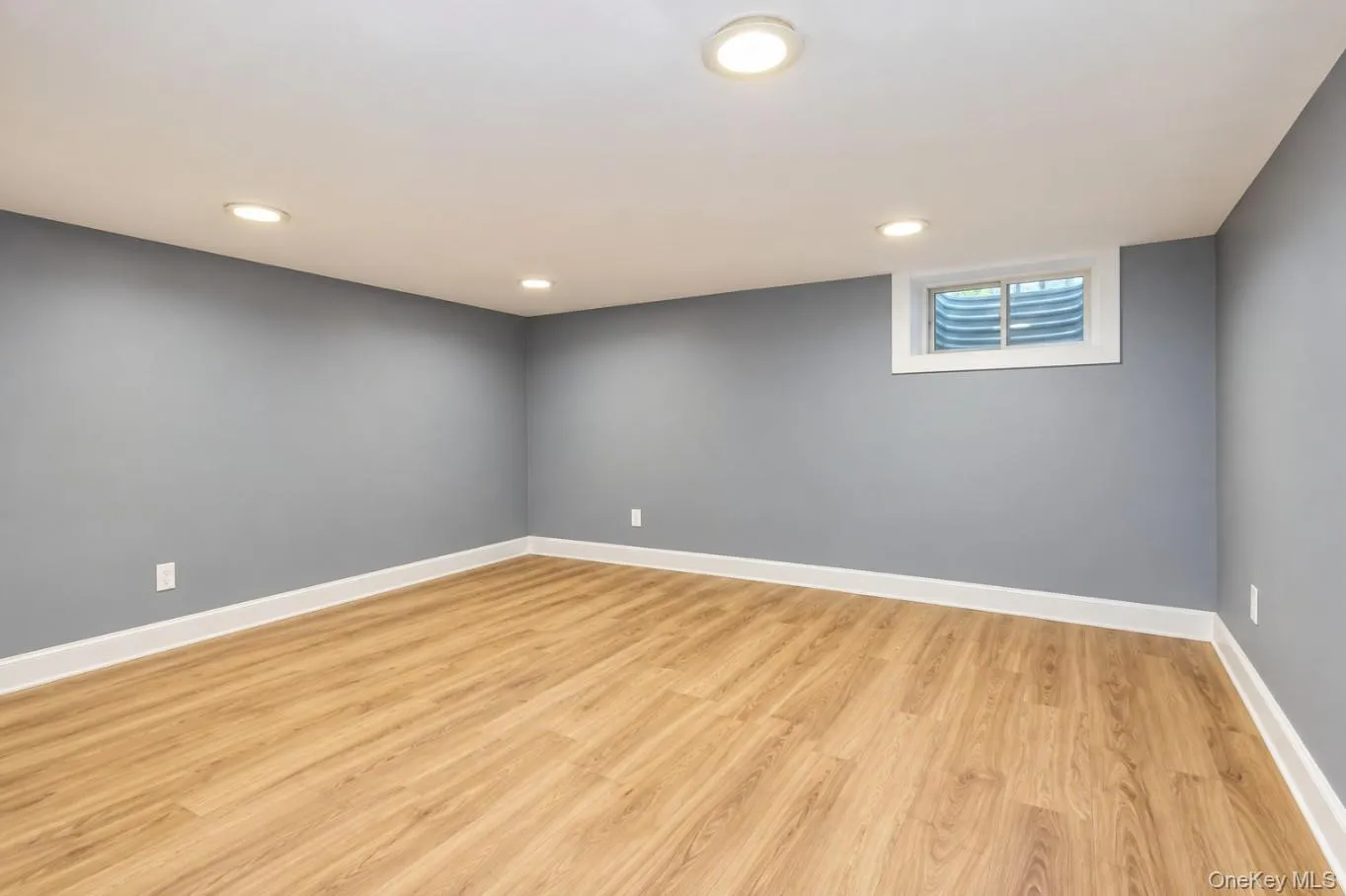 18 Juniper Place, Huntington, NY, 4 Bedrooms Bedrooms, 8 Rooms Rooms,3 BathroomsBathrooms,Residential,For Rent,Juniper,0,1059052 18 Juniper Place, Huntington, NY, 4 Bedrooms Bedrooms, 8 Rooms Rooms,3 BathroomsBathrooms,Residential,For Rent,Juniper,0,1059052