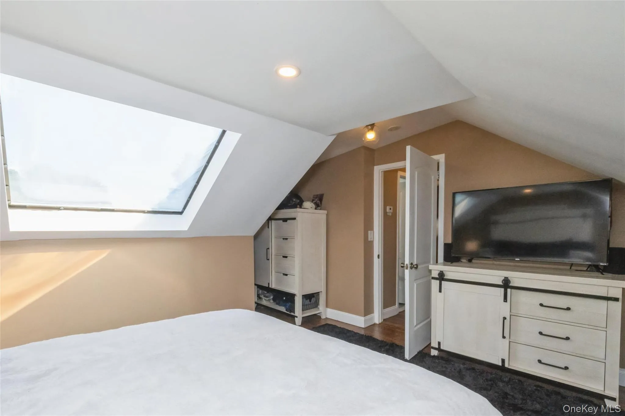 18 Juniper Place, Huntington, NY, 4 Bedrooms Bedrooms, 8 Rooms Rooms,3 BathroomsBathrooms,Residential,For Rent,Juniper,0,1059052 18 Juniper Place, Huntington, NY, 4 Bedrooms Bedrooms, 8 Rooms Rooms,3 BathroomsBathrooms,Residential,For Rent,Juniper,0,1059052