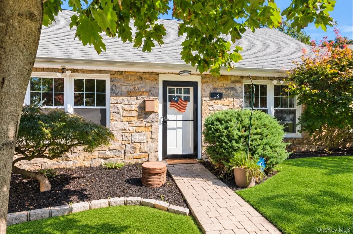 18 Juniper Place, Huntington, NY, 4 Bedrooms Bedrooms, 8 Rooms Rooms,3 BathroomsBathrooms,Residential,For Rent,Juniper,0,1059052 18 Juniper Place, Huntington, NY, 4 Bedrooms Bedrooms, 8 Rooms Rooms,3 BathroomsBathrooms,Residential,For Rent,Juniper,0,1059052