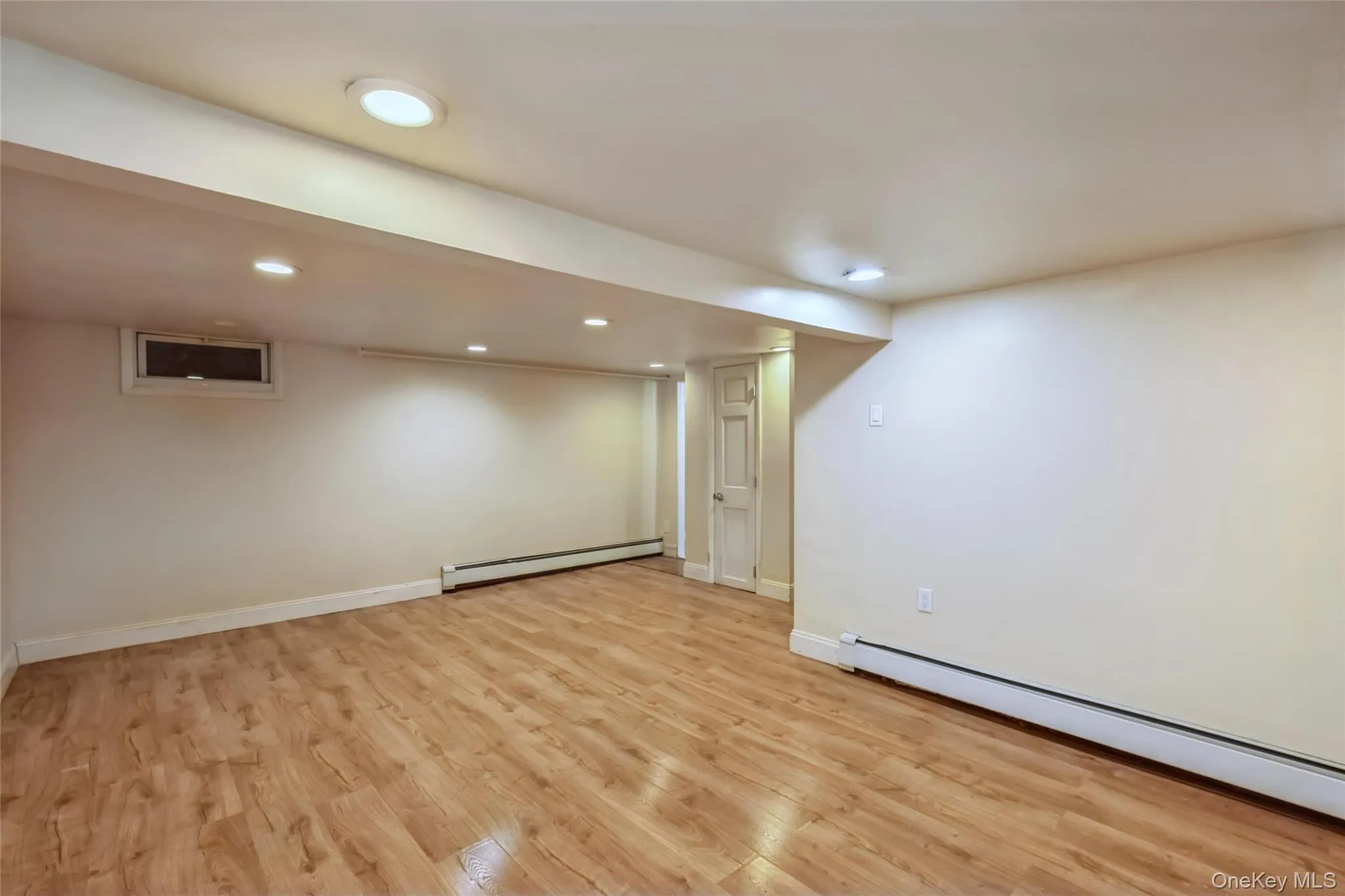 18 Juniper Place, Huntington, NY, 4 Bedrooms Bedrooms, 8 Rooms Rooms,3 BathroomsBathrooms,Residential,For Rent,Juniper,0,1059052 18 Juniper Place, Huntington, NY, 4 Bedrooms Bedrooms, 8 Rooms Rooms,3 BathroomsBathrooms,Residential,For Rent,Juniper,0,1059052