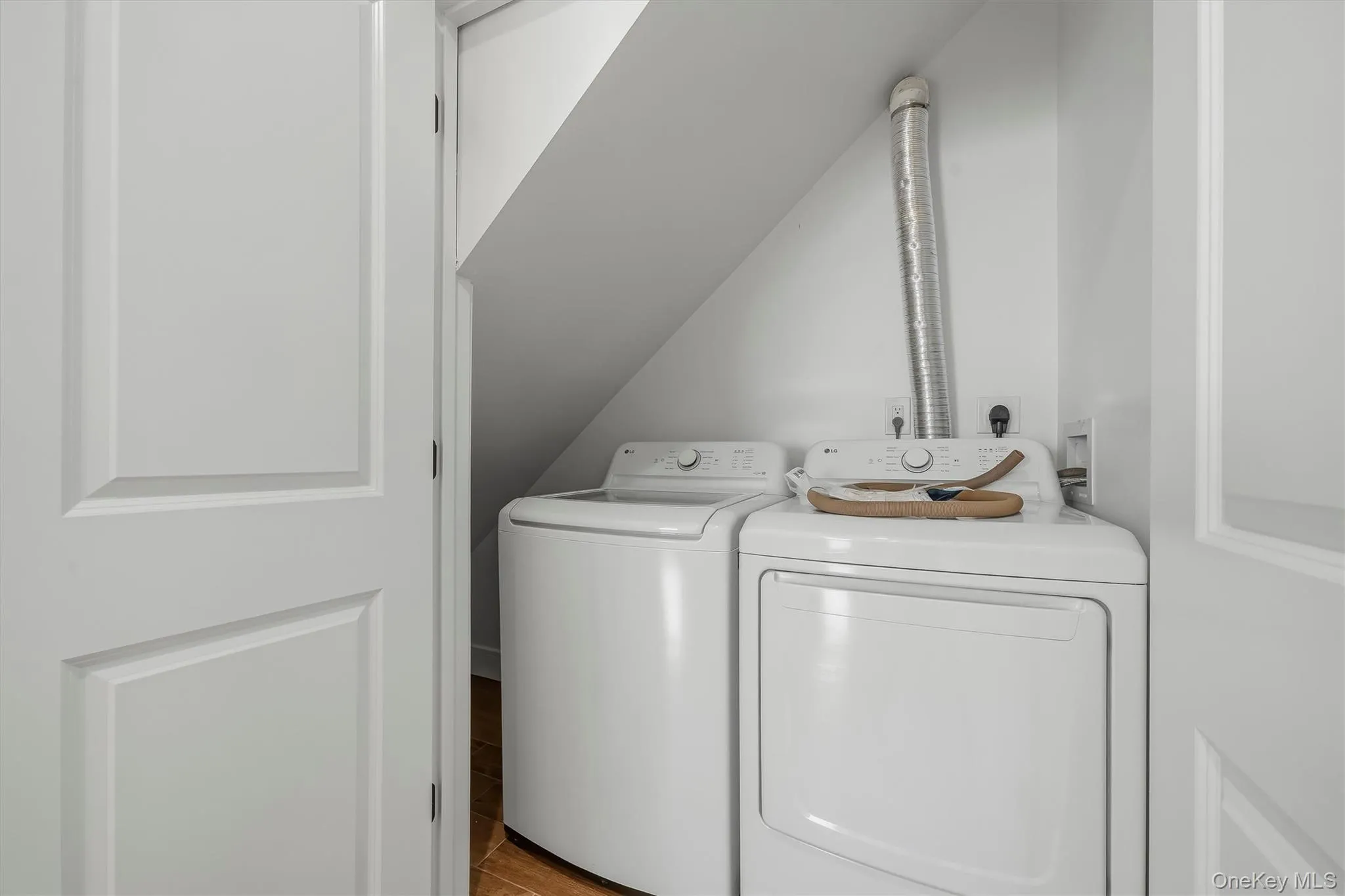 25 Orange Avenue, Goshen, NY, 2 Bedroom Bedrooms, 4 Room Rooms,1 BathroomBathrooms,Residential Lease,For Rent,Orange,0,1059057 25 Orange Avenue, Goshen, NY, 2 Bedroom Bedrooms, 4 Room Rooms,1 BathroomBathrooms,Residential Lease,For Rent,Orange,0,1059057