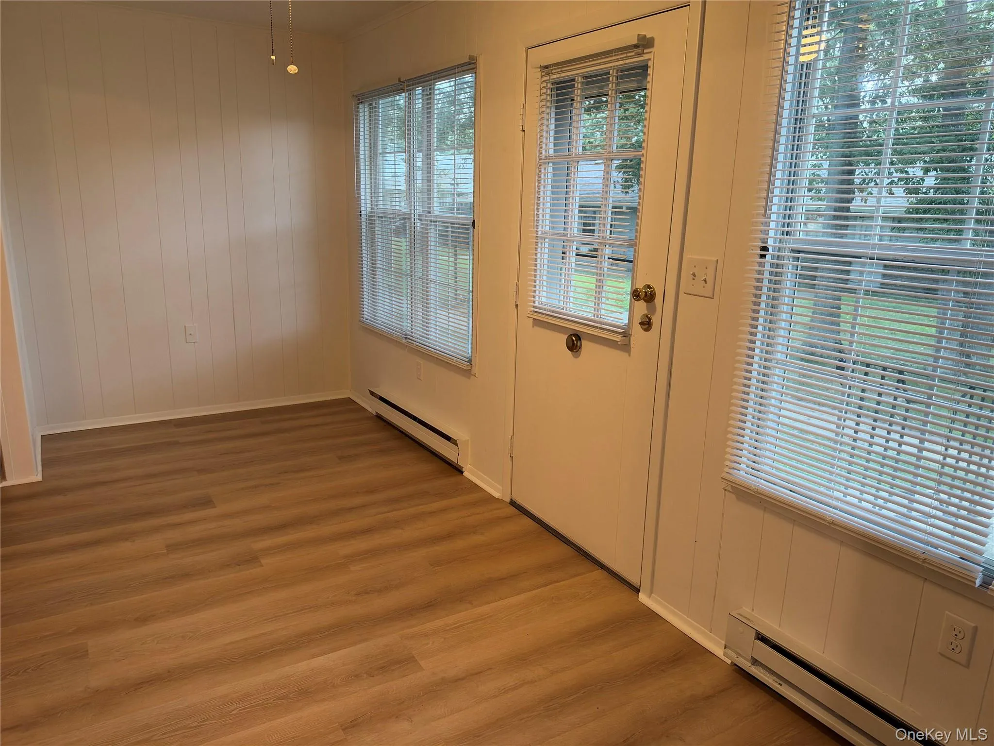 405 Woodbridge Drive, Brookhaven, NY, 2 Bedroom Bedrooms, 5 Room Rooms,1 BathroomBathrooms,Residential Lease,For Rent,Woodbridge,0,1059061 405 Woodbridge Drive, Brookhaven, NY, 2 Bedroom Bedrooms, 5 Room Rooms,1 BathroomBathrooms,Residential Lease,For Rent,Woodbridge,0,1059061