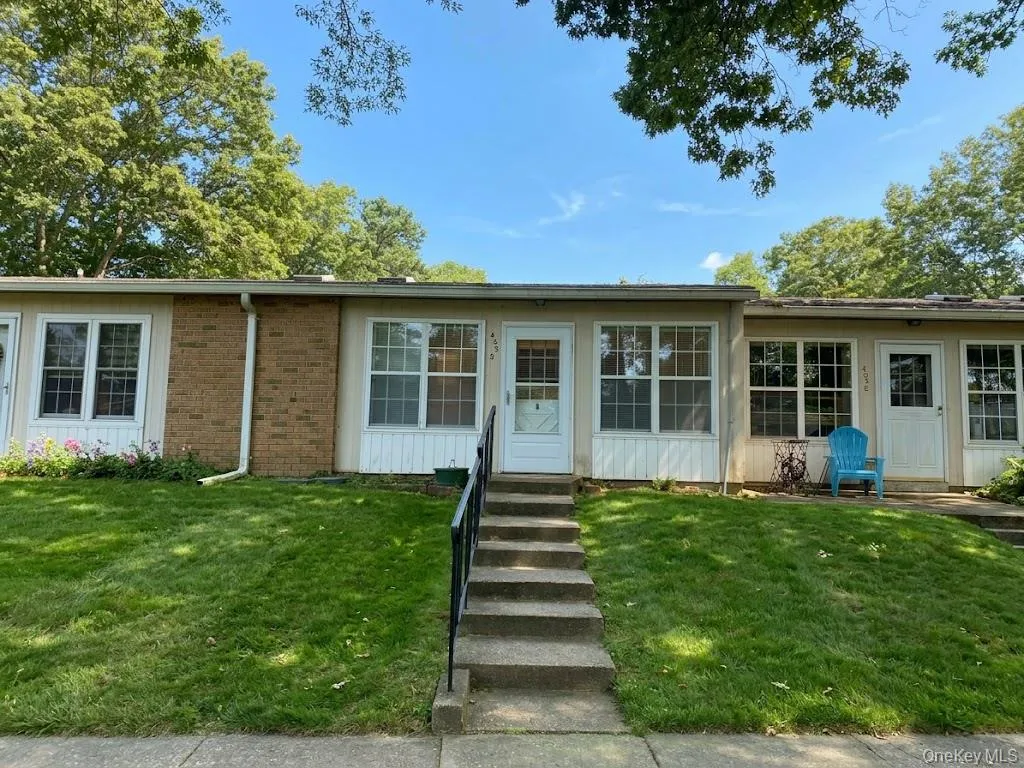 405 Woodbridge Drive, Brookhaven, NY, 2 Bedroom Bedrooms, 5 Room Rooms,1 BathroomBathrooms,Residential Lease,For Rent,Woodbridge,0,1059061 405 Woodbridge Drive, Brookhaven, NY, 2 Bedroom Bedrooms, 5 Room Rooms,1 BathroomBathrooms,Residential Lease,For Rent,Woodbridge,0,1059061