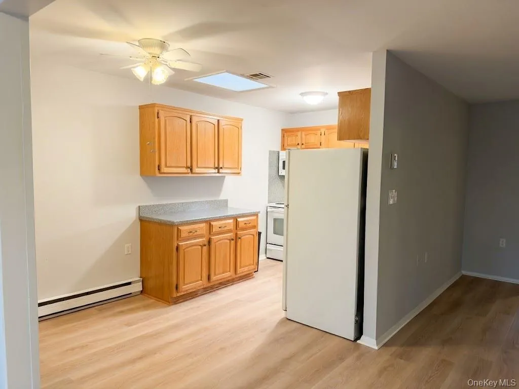 405 Woodbridge Drive, Brookhaven, NY, 2 Bedroom Bedrooms, 5 Room Rooms,1 BathroomBathrooms,Residential Lease,For Rent,Woodbridge,0,1059061 405 Woodbridge Drive, Brookhaven, NY, 2 Bedroom Bedrooms, 5 Room Rooms,1 BathroomBathrooms,Residential Lease,For Rent,Woodbridge,0,1059061