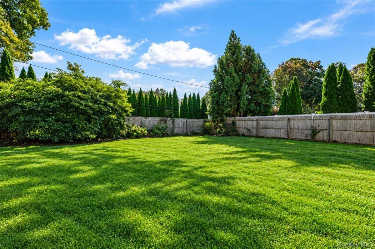 65 Genesee Drive, Huntington, NY, 3 Bedrooms Bedrooms, 8 Rooms Rooms,1 BathroomBathrooms,Residential,For Rent,Genesee,0,1059067 65 Genesee Drive, Huntington, NY, 3 Bedrooms Bedrooms, 8 Rooms Rooms,1 BathroomBathrooms,Residential,For Rent,Genesee,0,1059067