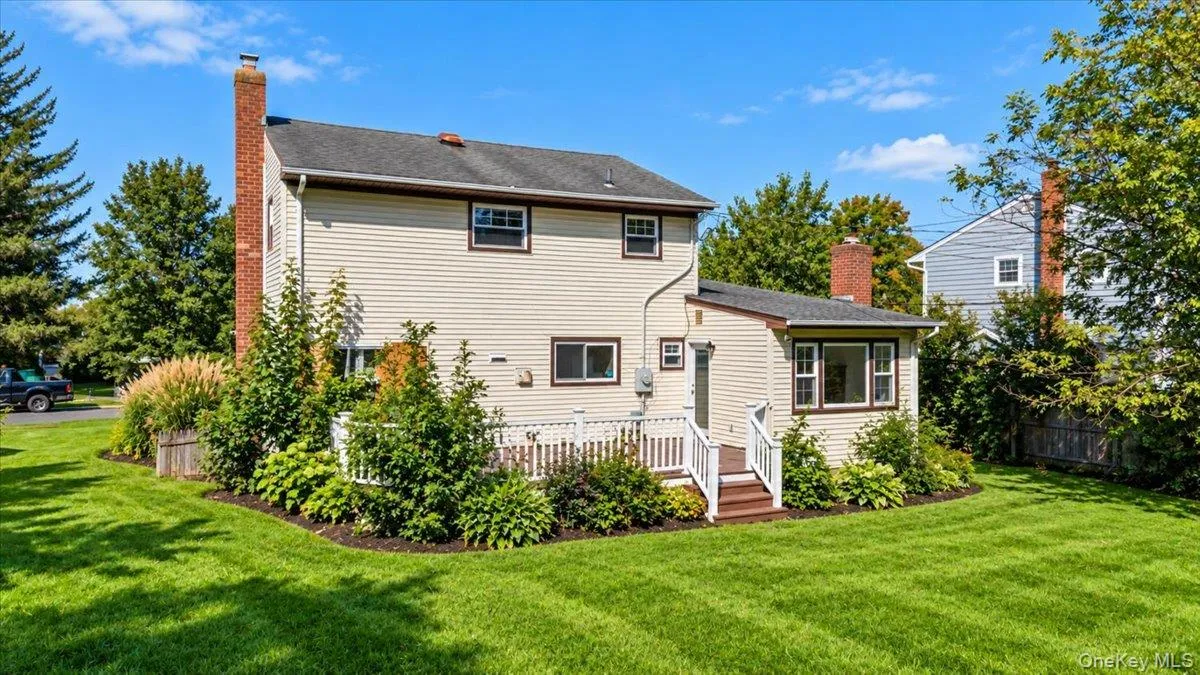 65 Genesee Drive, Huntington, NY, 3 Bedrooms Bedrooms, 8 Rooms Rooms,1 BathroomBathrooms,Residential,For Rent,Genesee,0,1059067 65 Genesee Drive, Huntington, NY, 3 Bedrooms Bedrooms, 8 Rooms Rooms,1 BathroomBathrooms,Residential,For Rent,Genesee,0,1059067