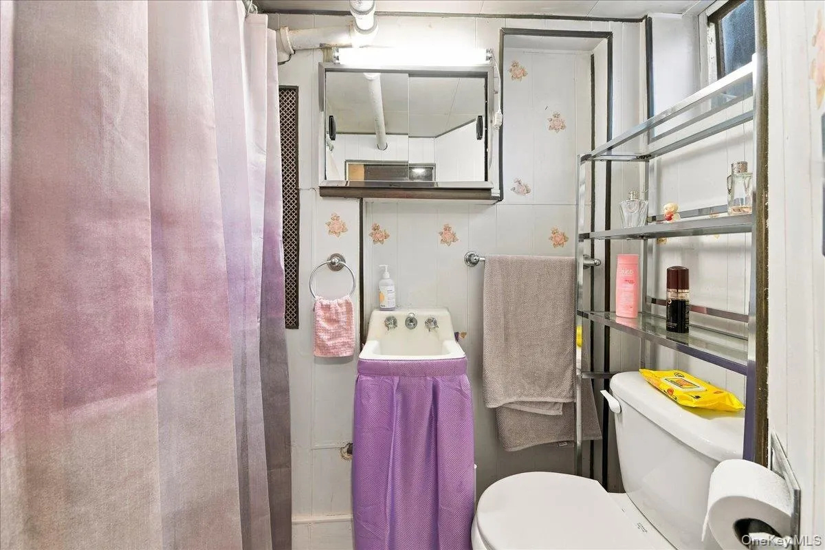 1912 Hone Avenue, New York, NY, 2 Bedrooms Bedrooms, 5 Rooms Rooms,1 BathroomBathrooms,Residential,For Rent,Hone,0,1059068 1912 Hone Avenue, New York, NY, 2 Bedrooms Bedrooms, 5 Rooms Rooms,1 BathroomBathrooms,Residential,For Rent,Hone,0,1059068